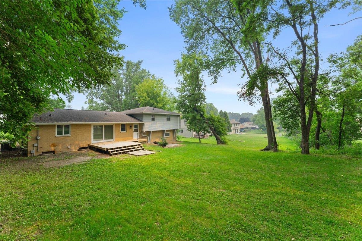 2596 Deckner Avenue Property Photo 4