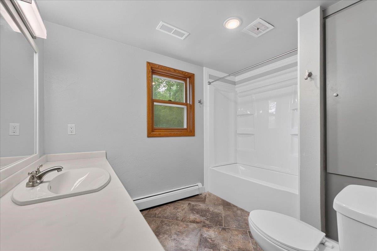 2596 Deckner Avenue Property Photo 38