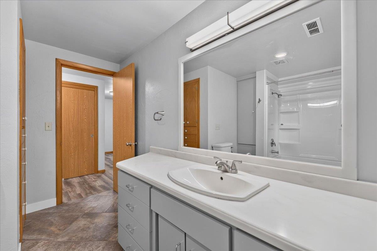 2596 Deckner Avenue Property Photo 39