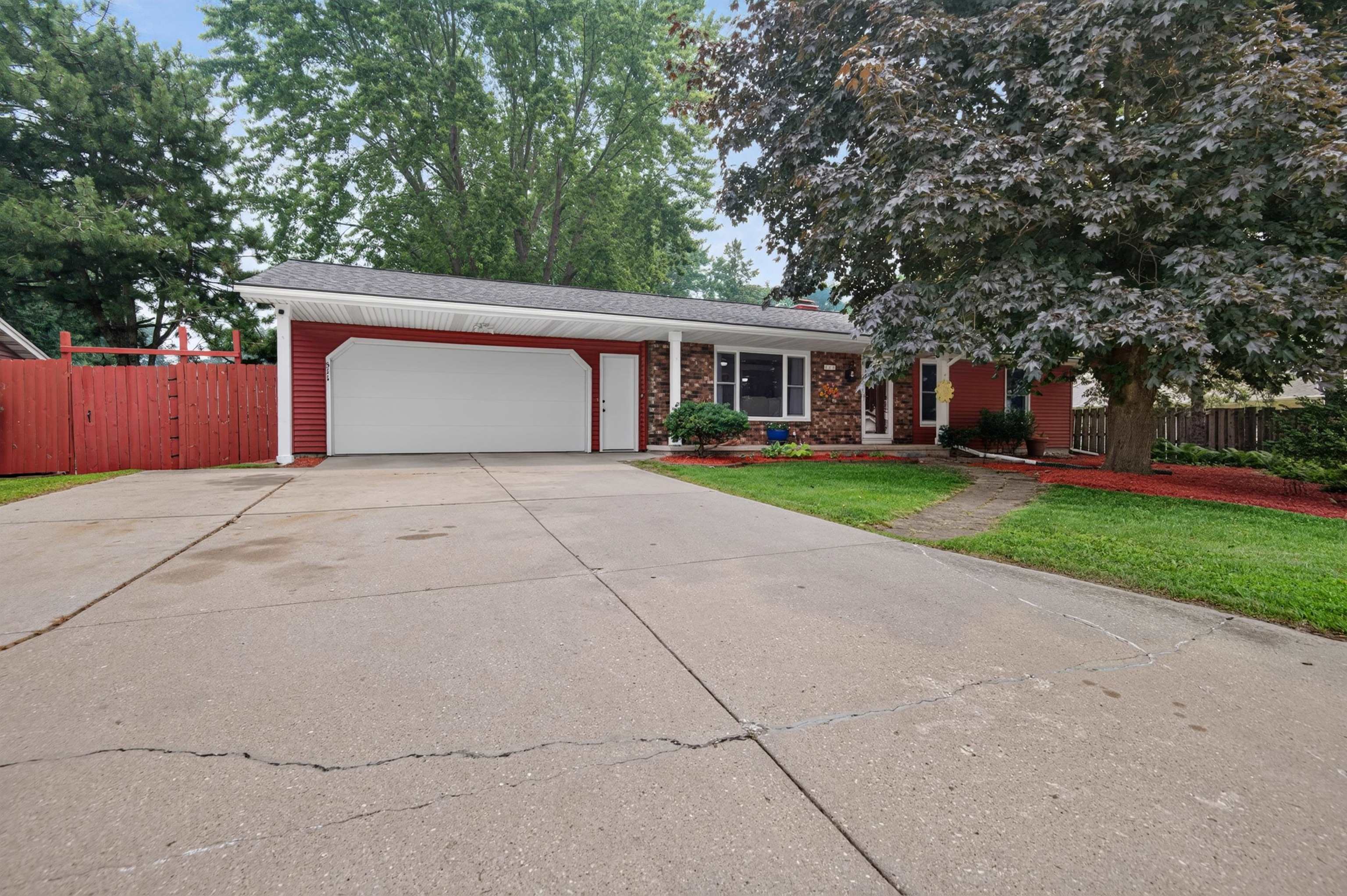 511 S Superior Road Property Photo 1