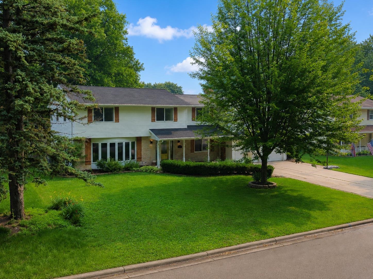 559 HILLTOP Drive