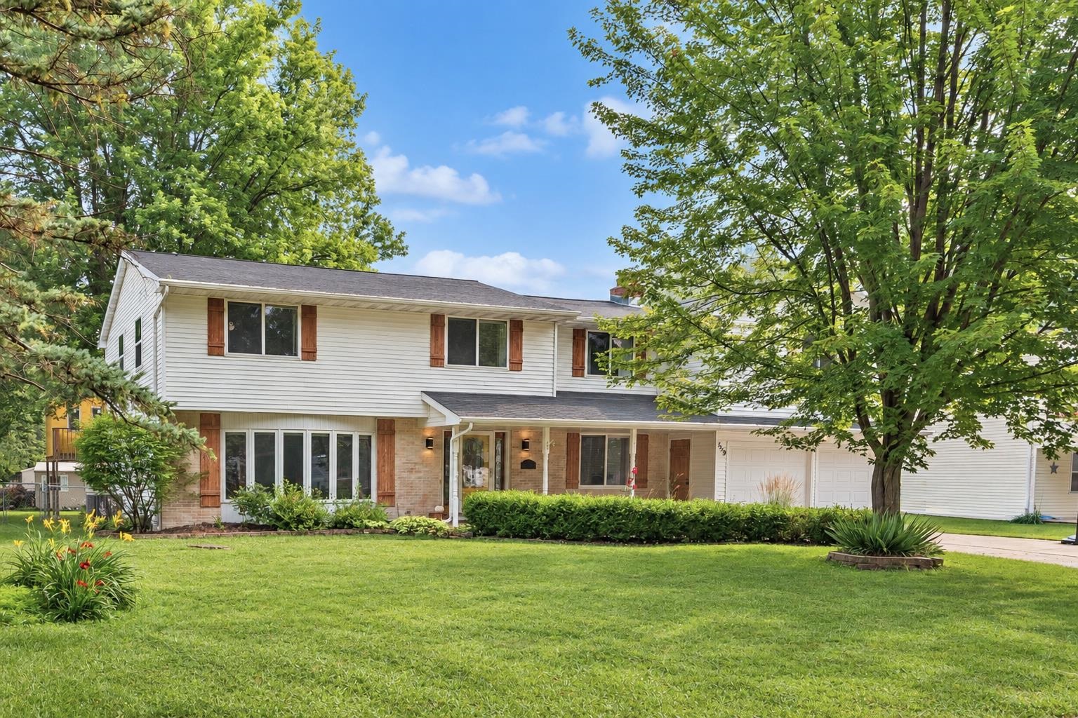 559 HILLTOP Drive