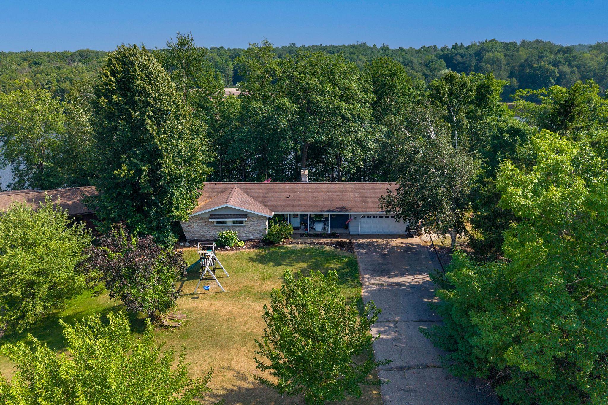 313 W HIGHLAND Drive Property Photo 1