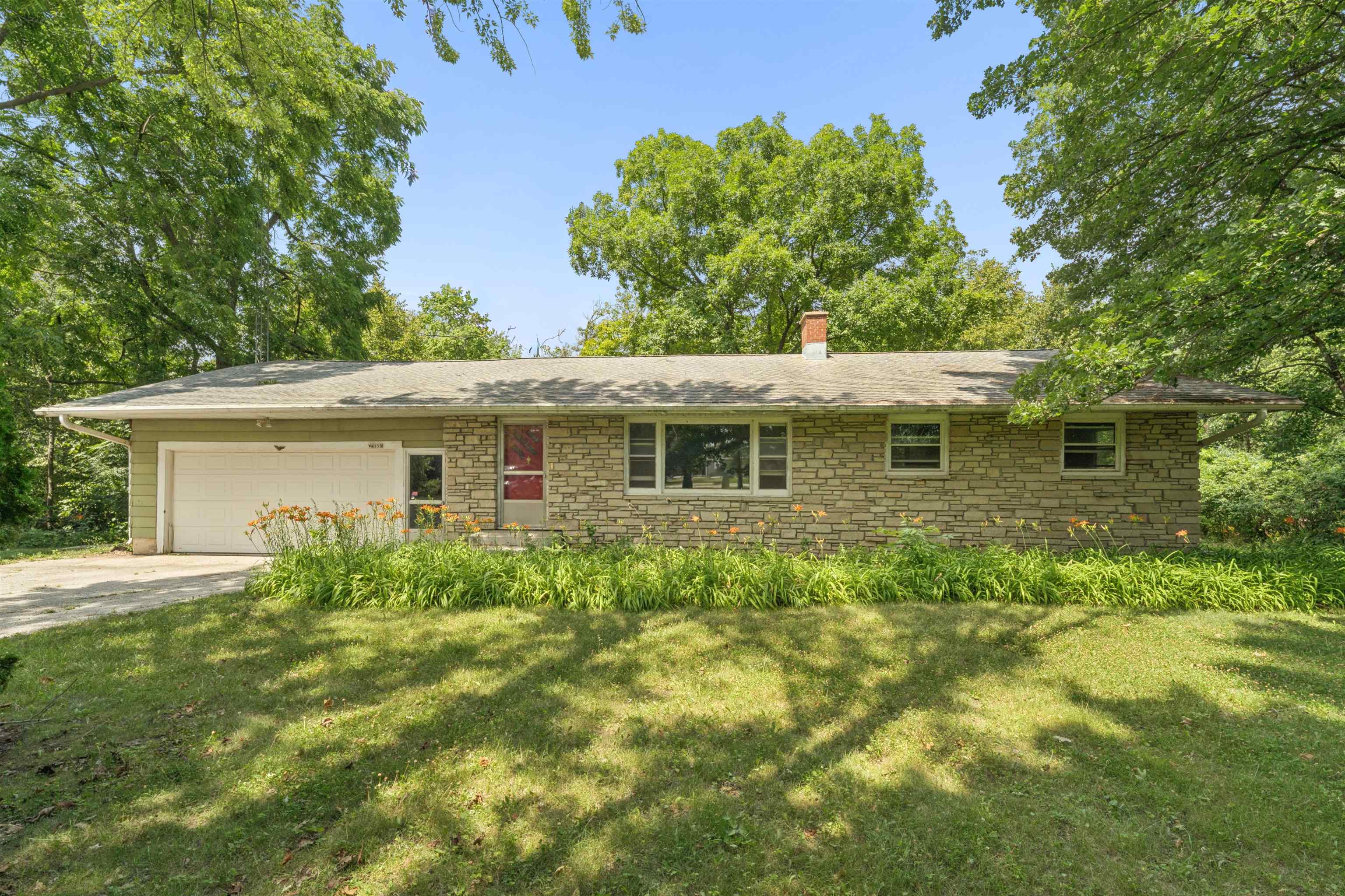 W4159 Gladstone Beach Road Property Photo 1