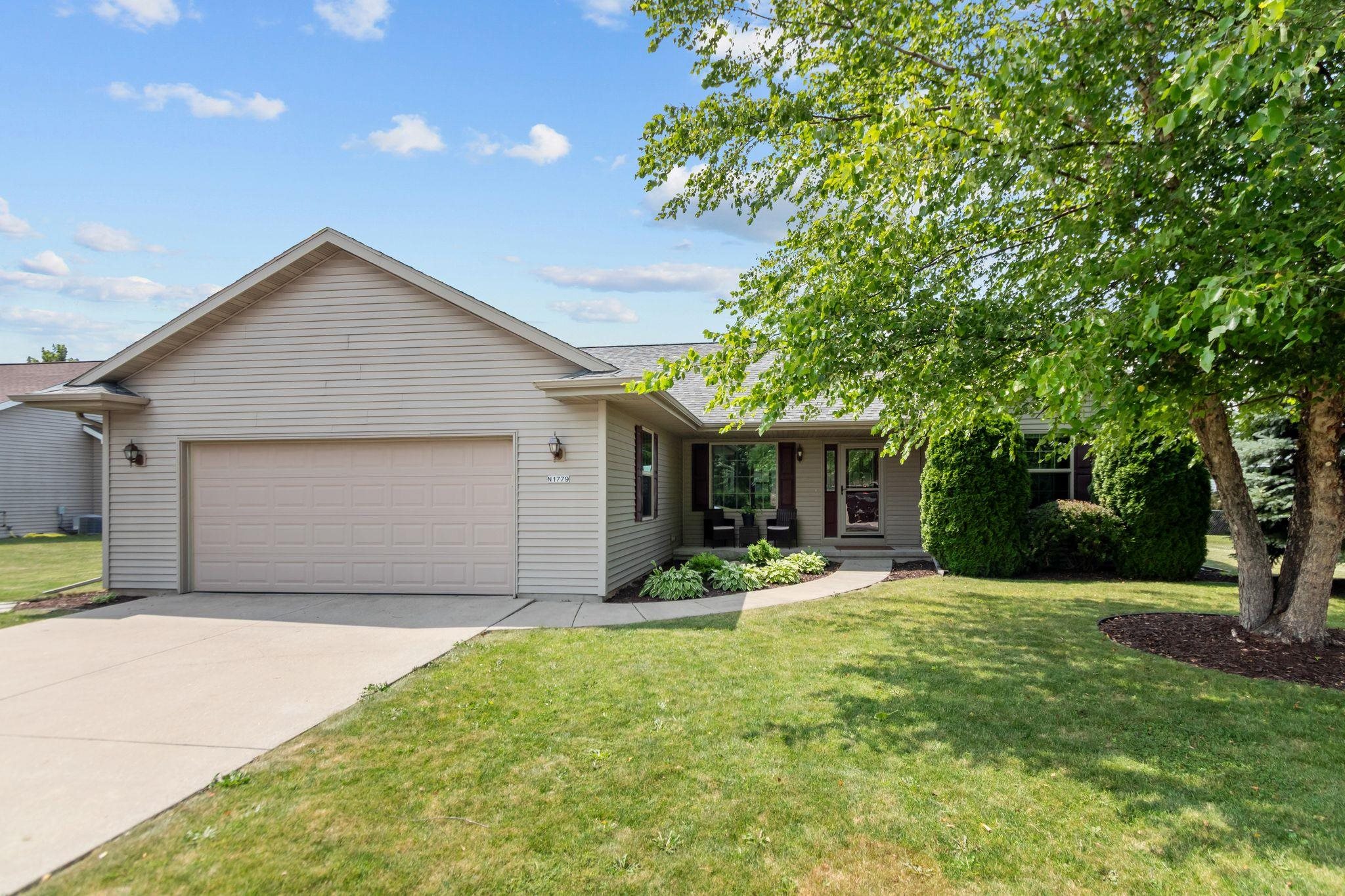 N1779 Swanee Circle Property Photo 1