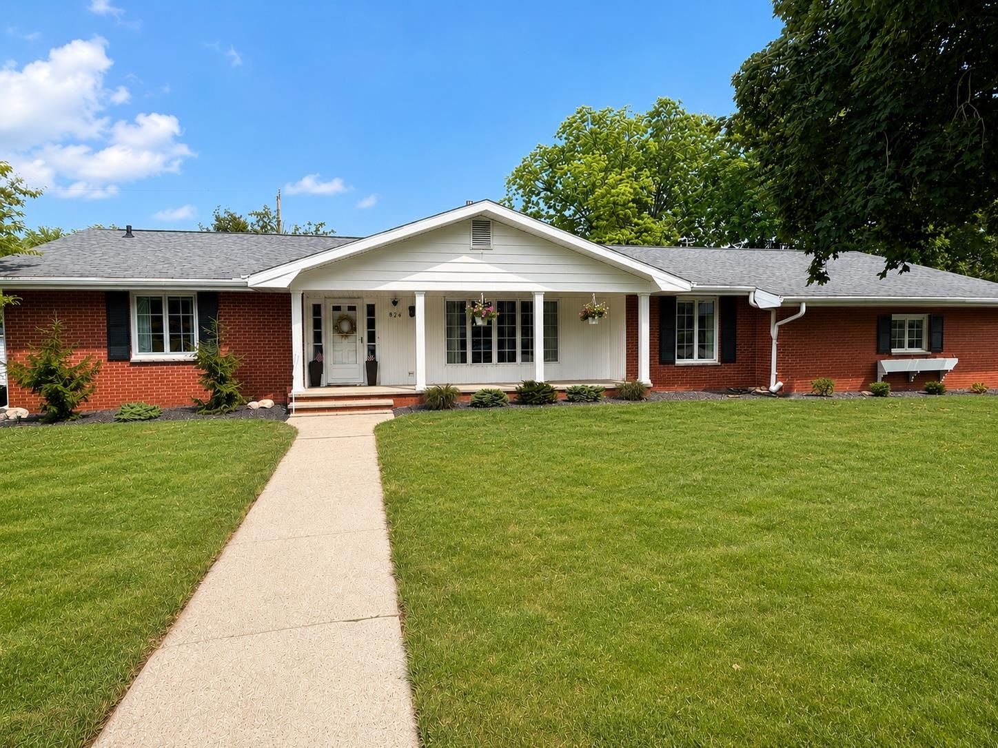 826 GREEN Street