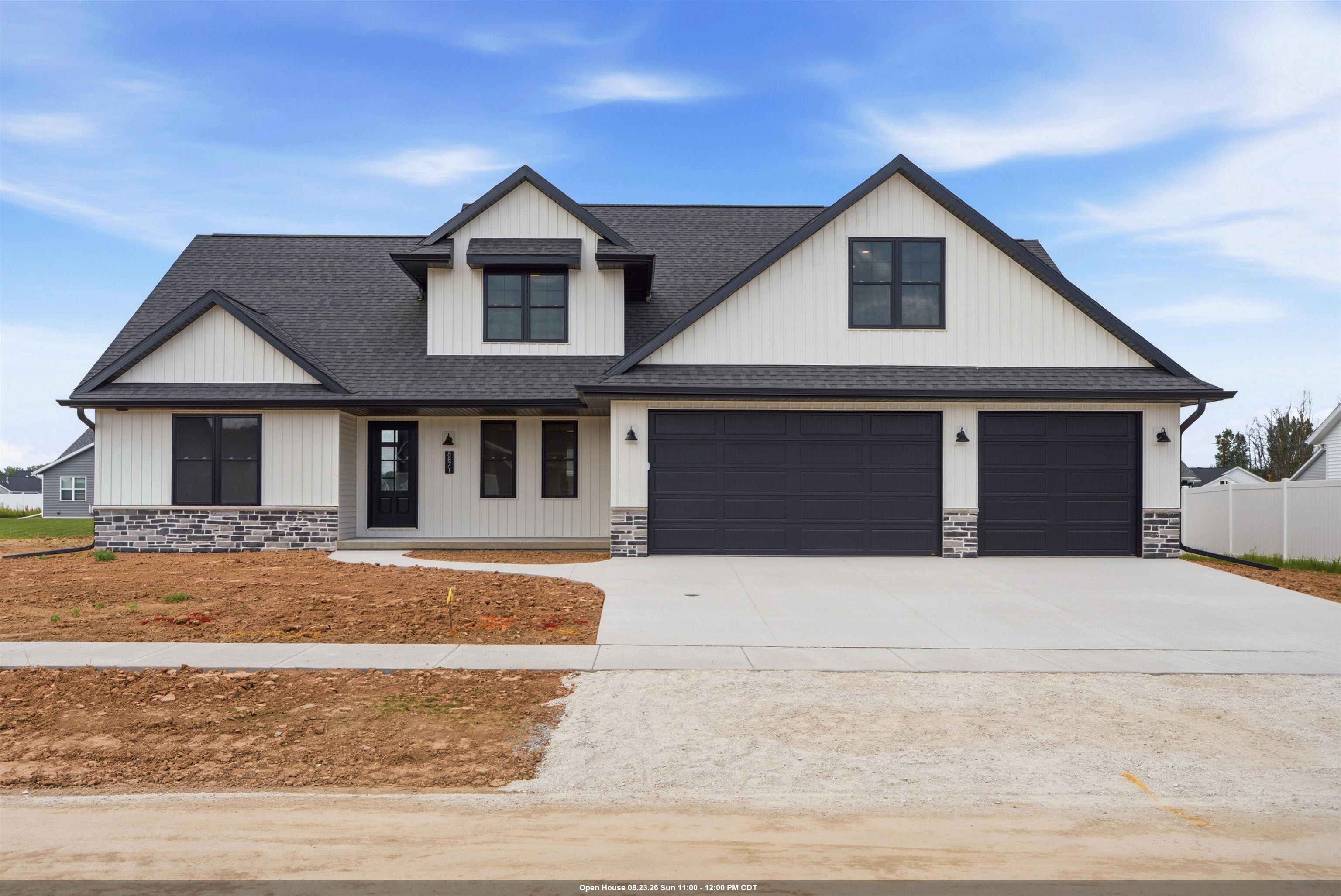 N8871 Killarney Way Property Photo 1