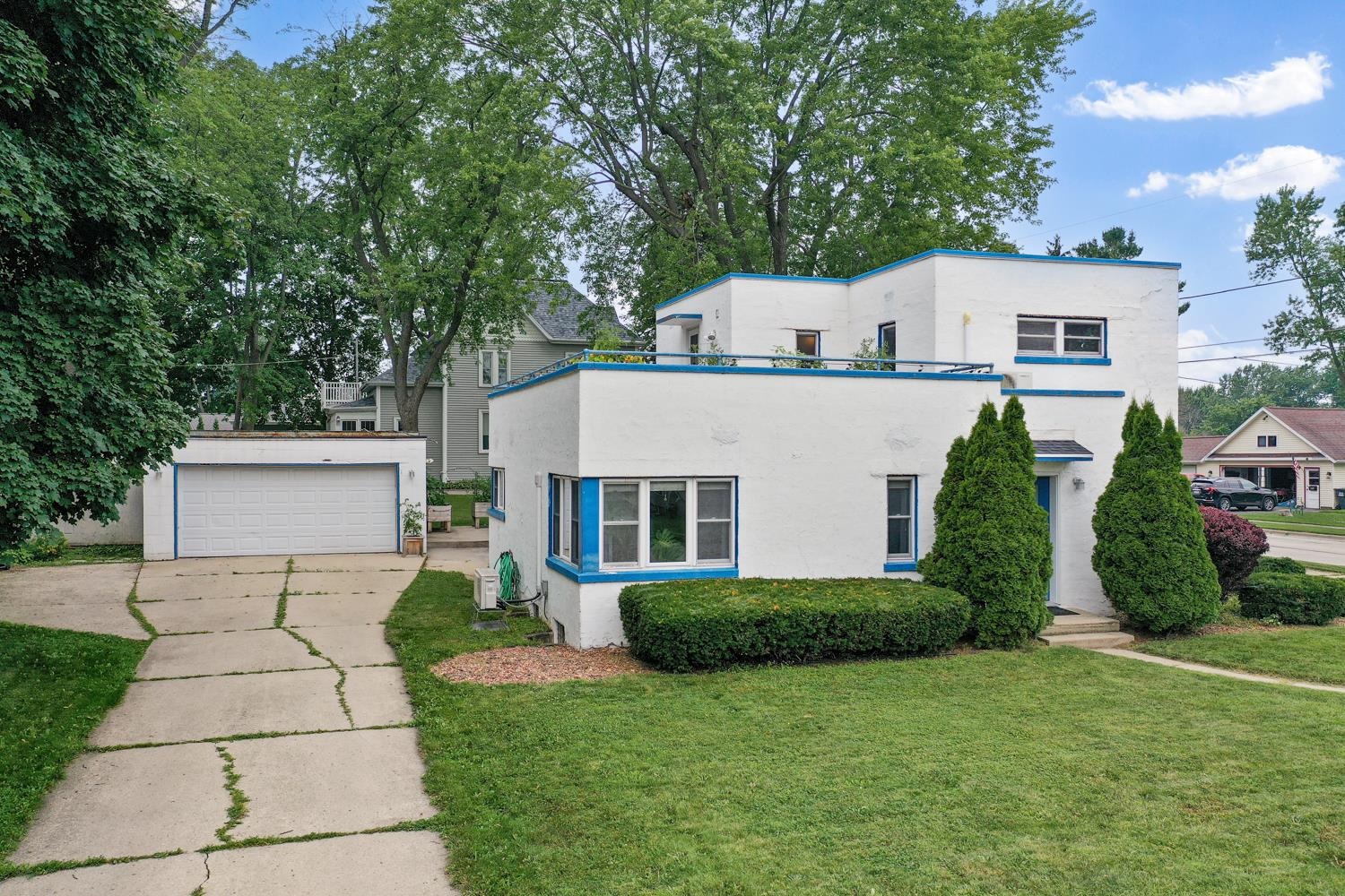 409 Lincoln Street Property Photo 1
