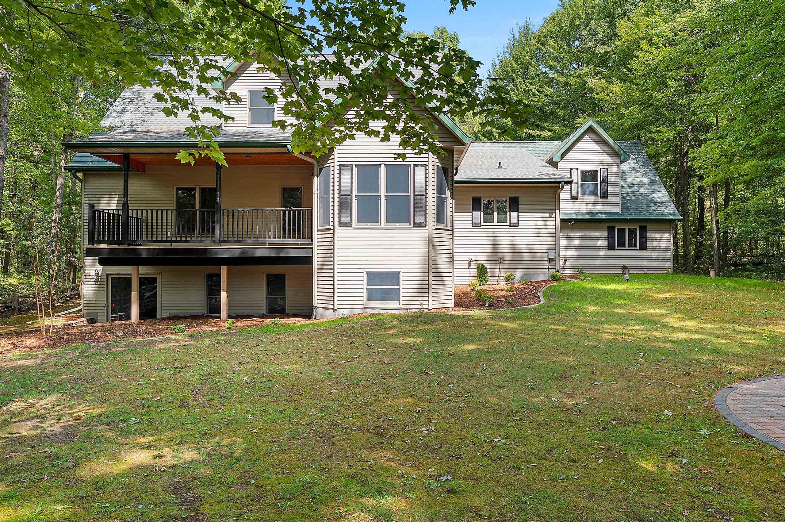 N1753 FOX RIDGE Way Property Photo 1