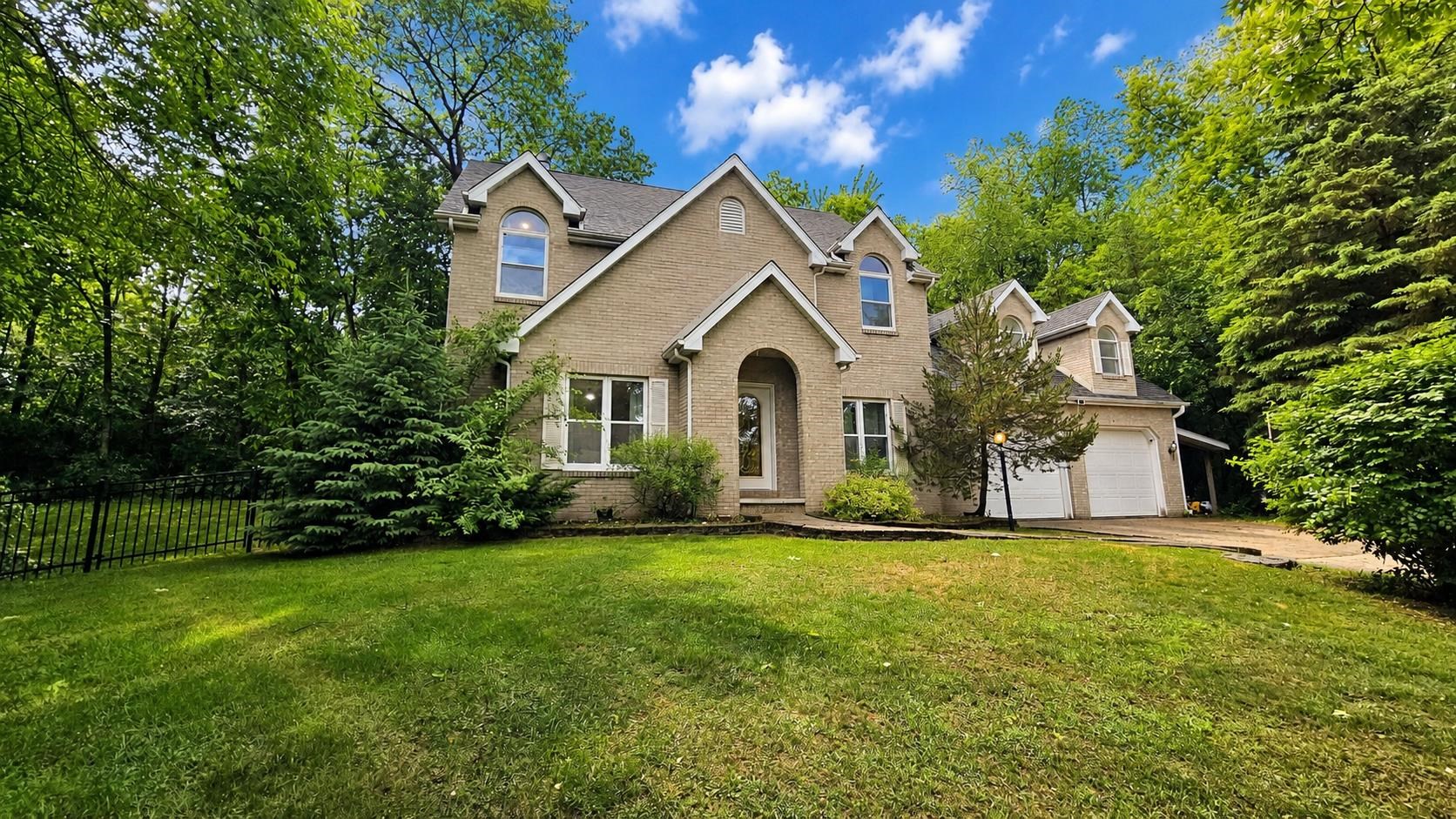 8411 Ridgeview Court Property Photo 1
