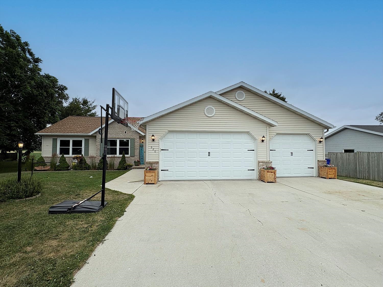 620 N Packer Drive Property Photo 1