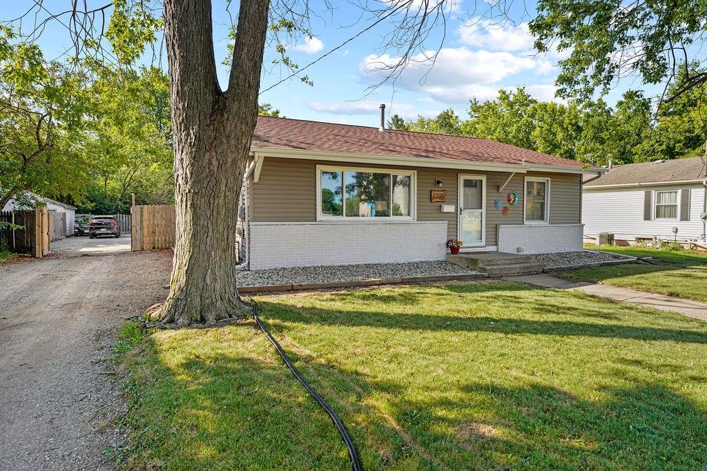 1735 OSHKOSH Avenue Property Photo 1