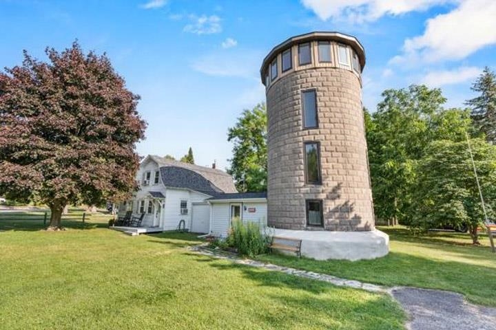 3989 Evergreen Road Property Photo 1