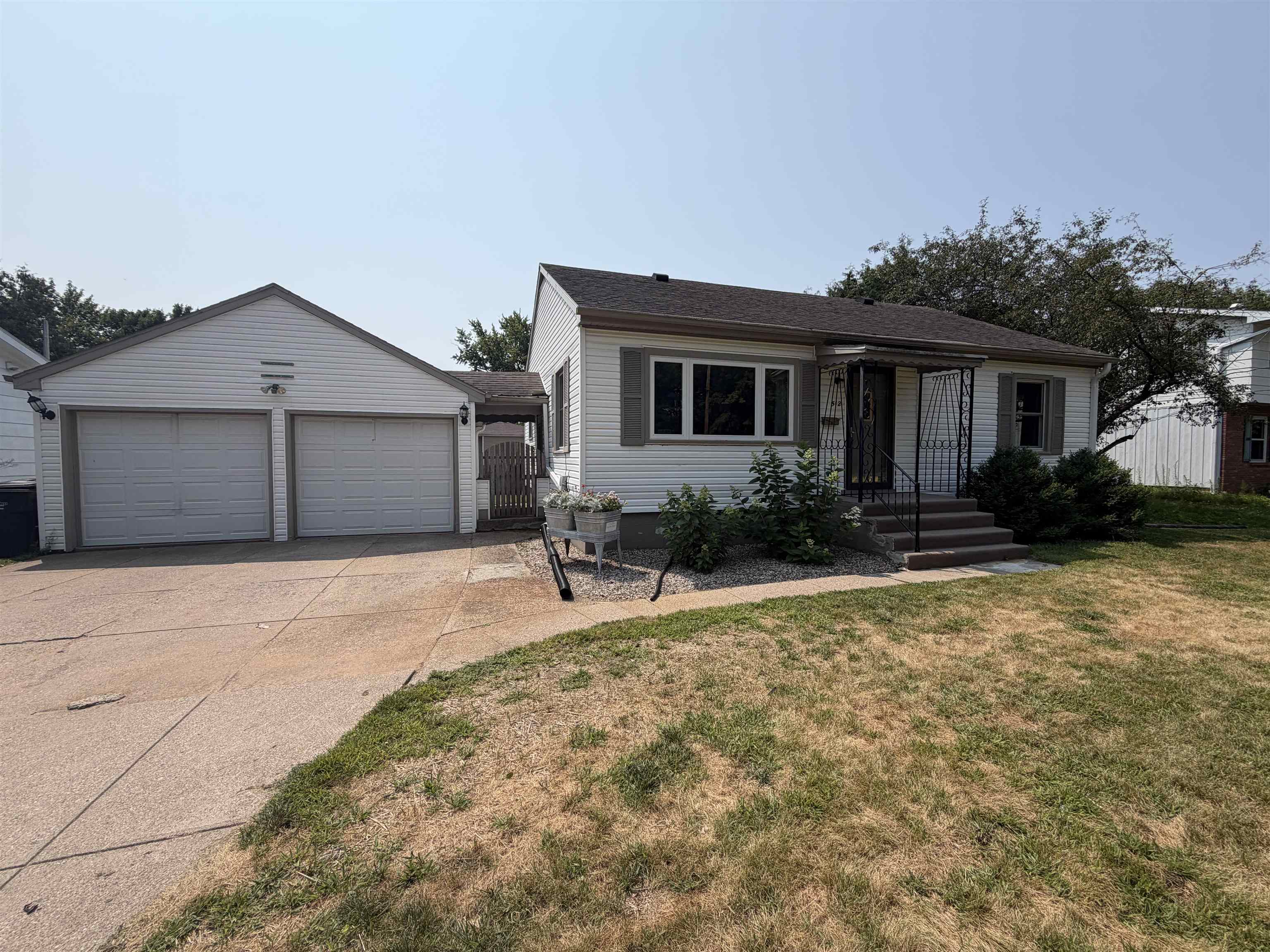 512 Fairview Way Property Photo 1
