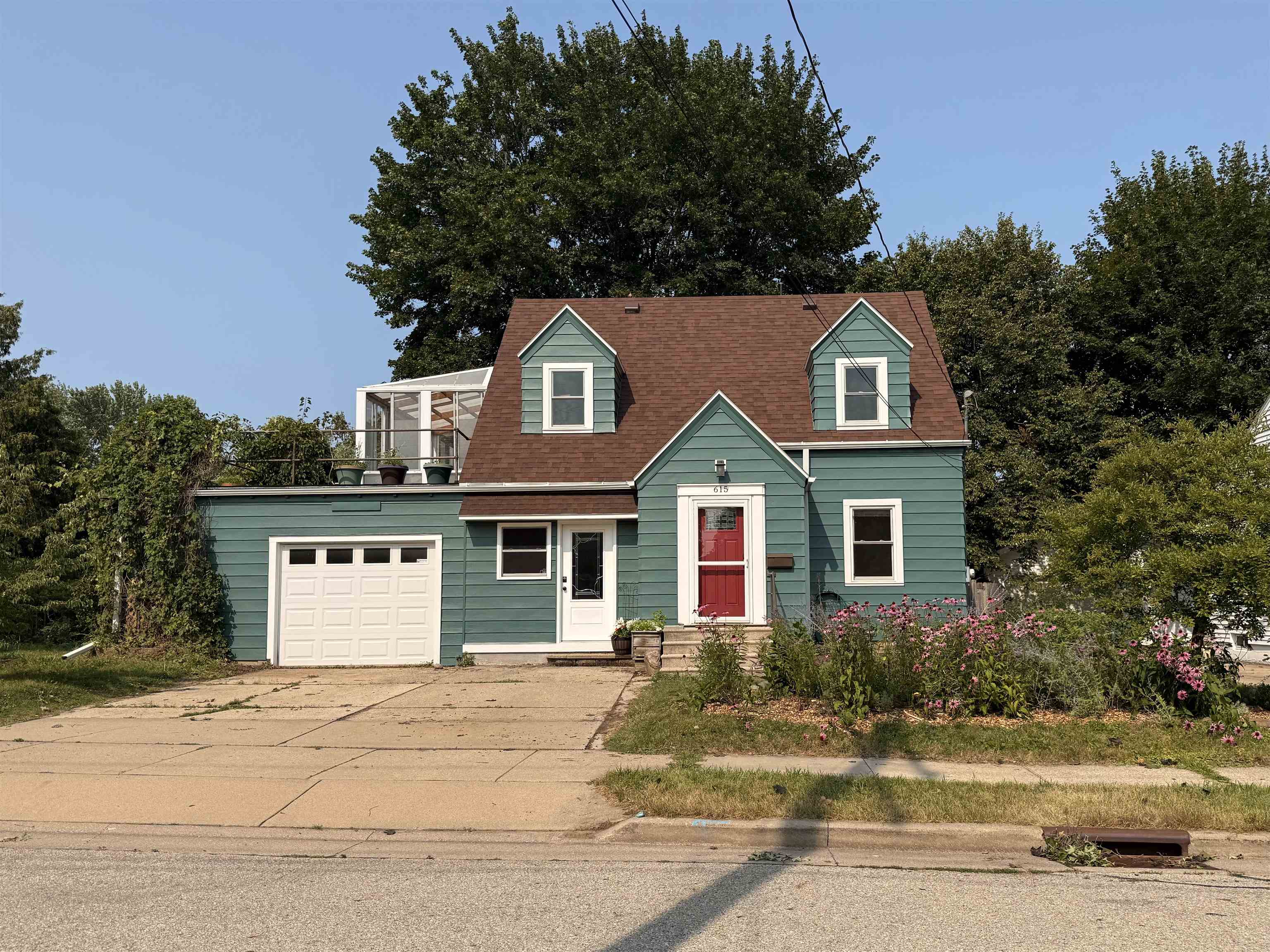 615 S Weimar Street Property Photo 1