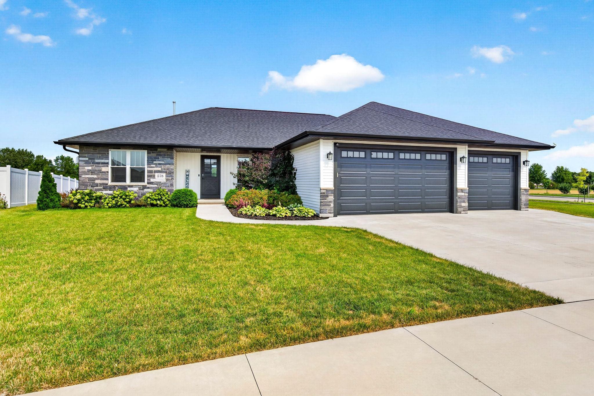 578 PAULS Place