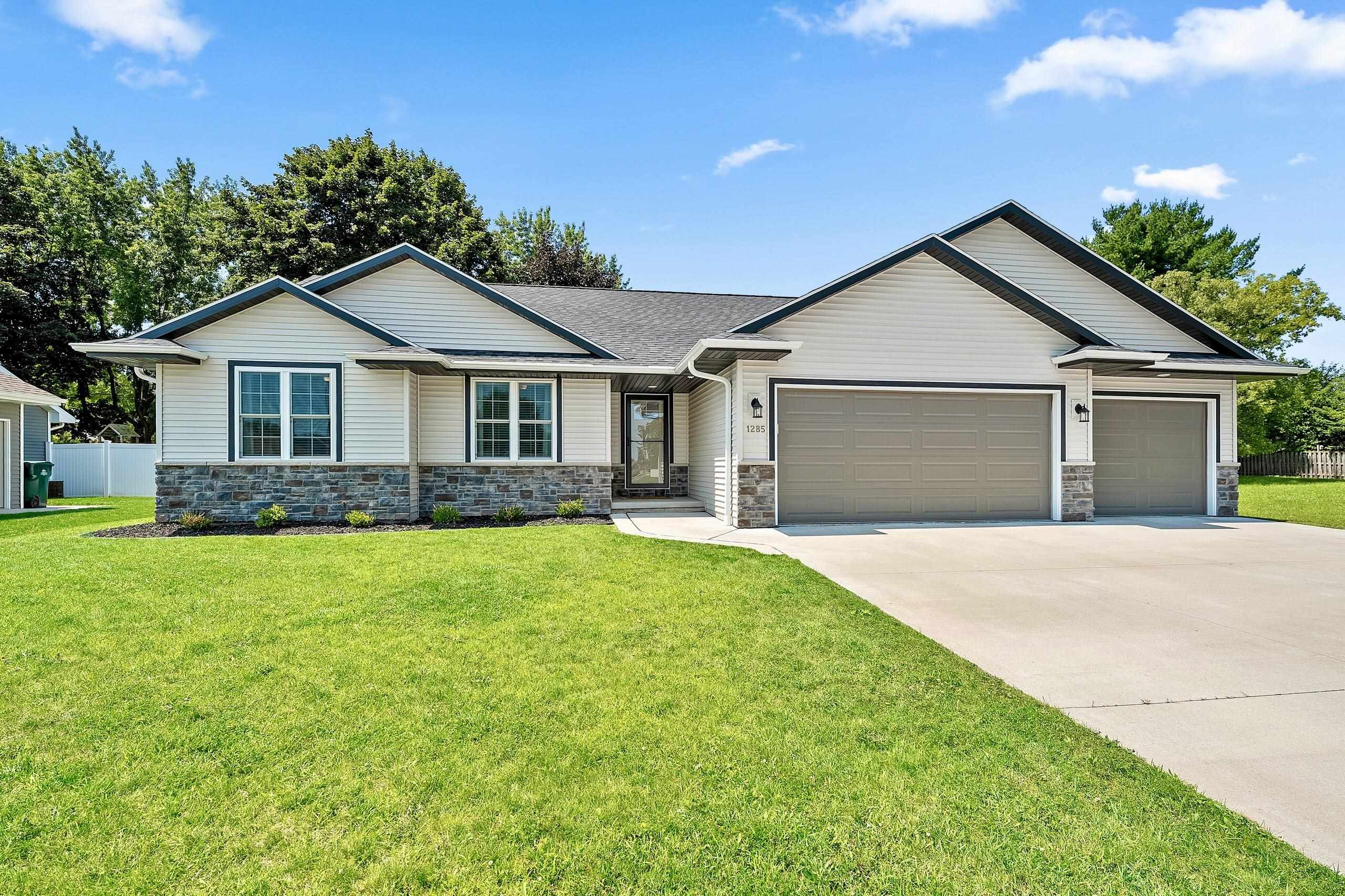1285 CLEMENTINE Road