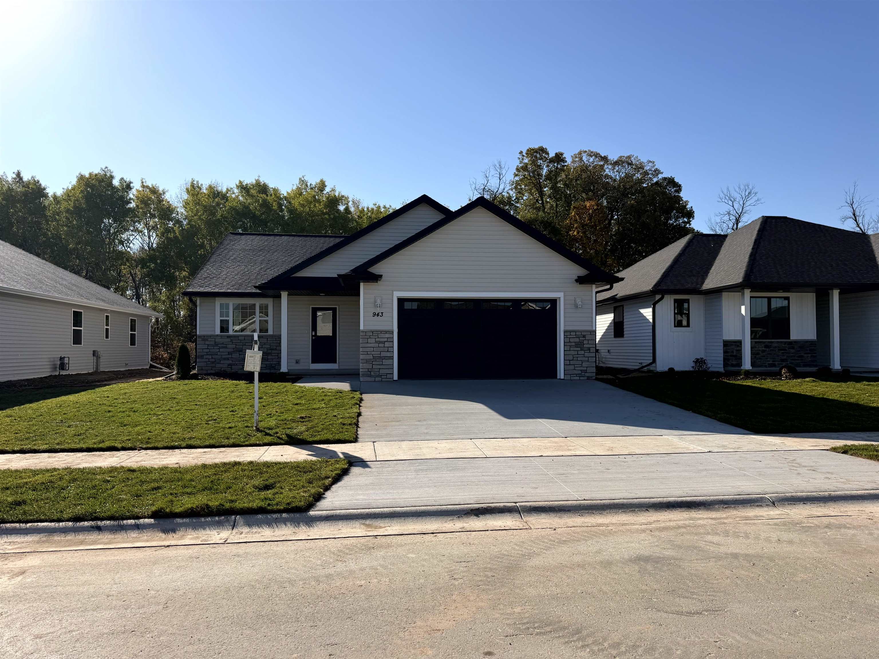 943 Enclave Court Property Photo 1