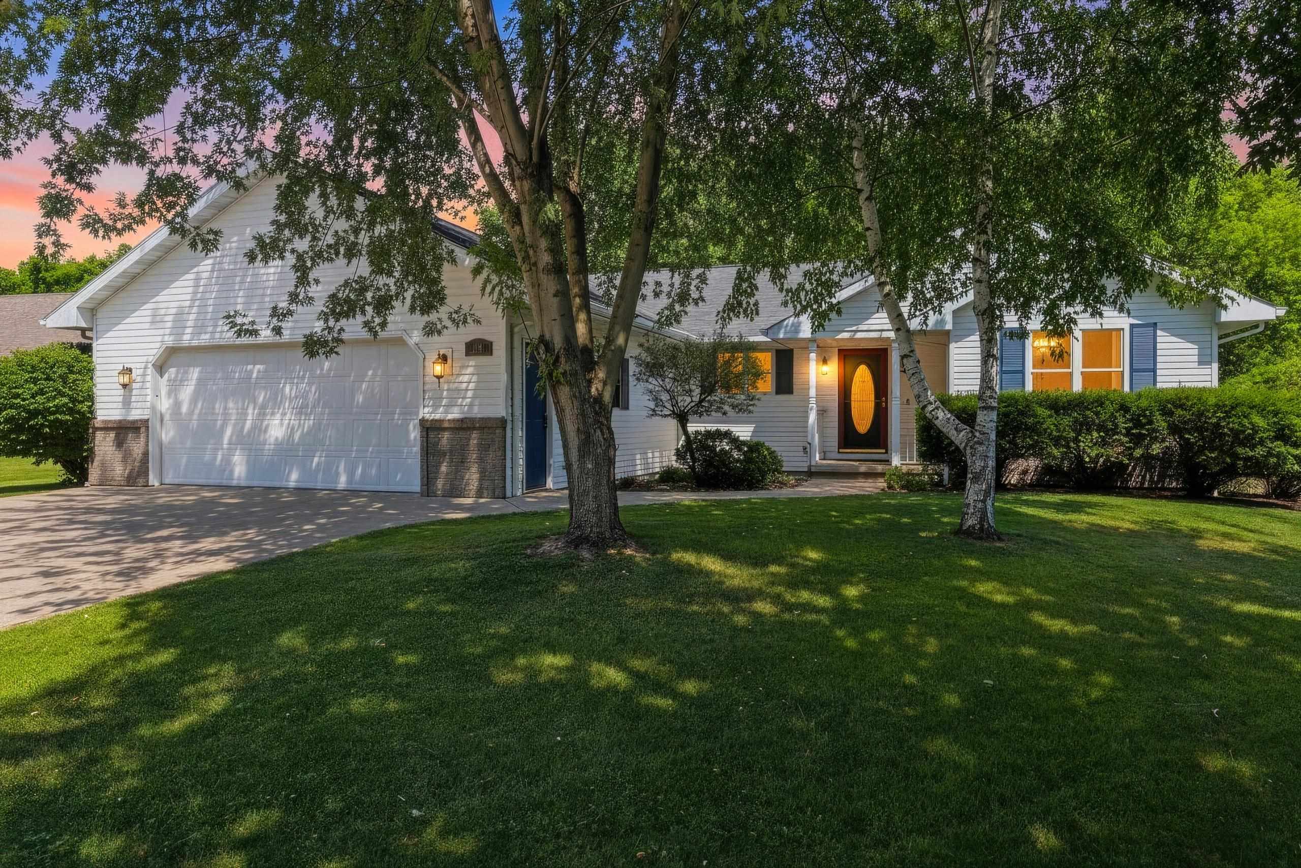 1270 HANNAH Street Property Photo 1