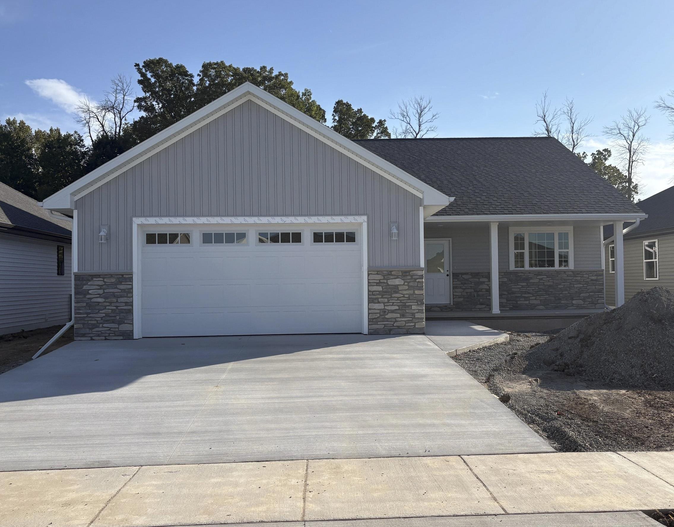 935 Enclave Court Property Photo 1