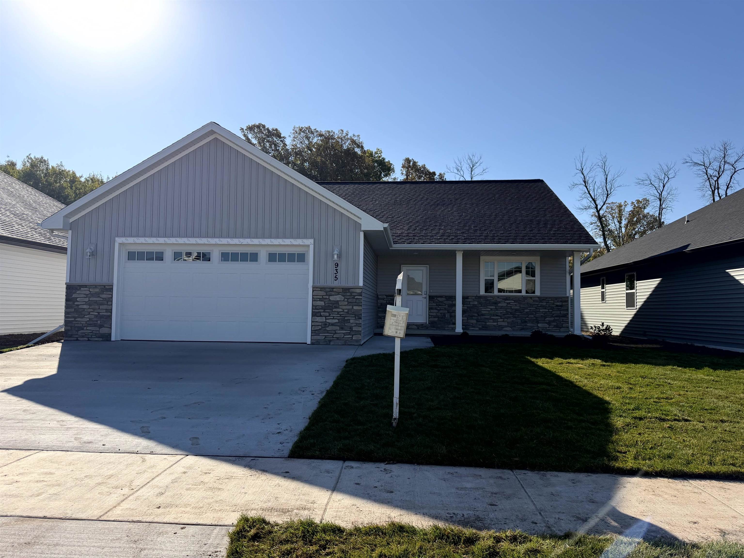 935 Enclave Court Property Photo 1