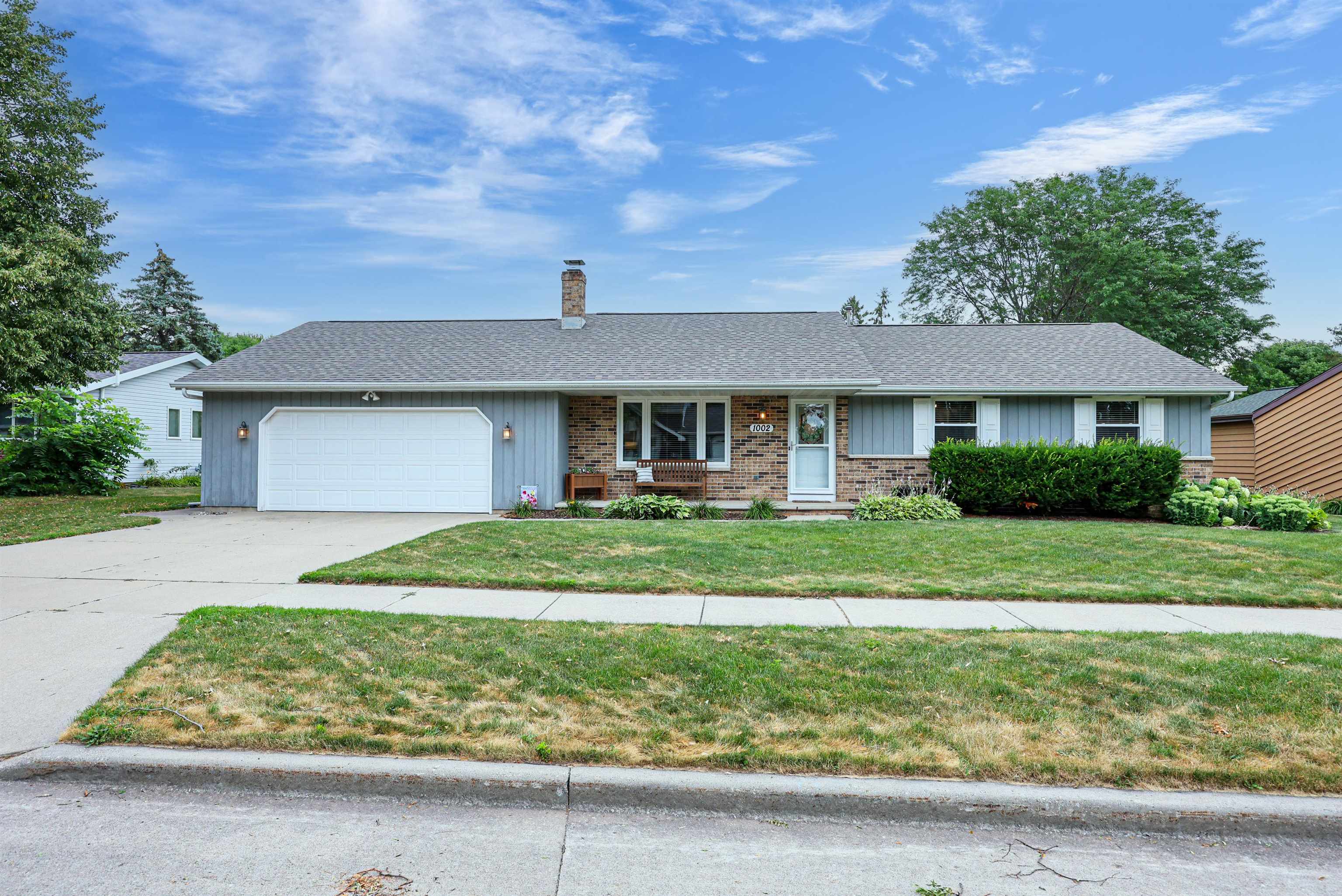 1002 S Covenant Lane Property Photo 1