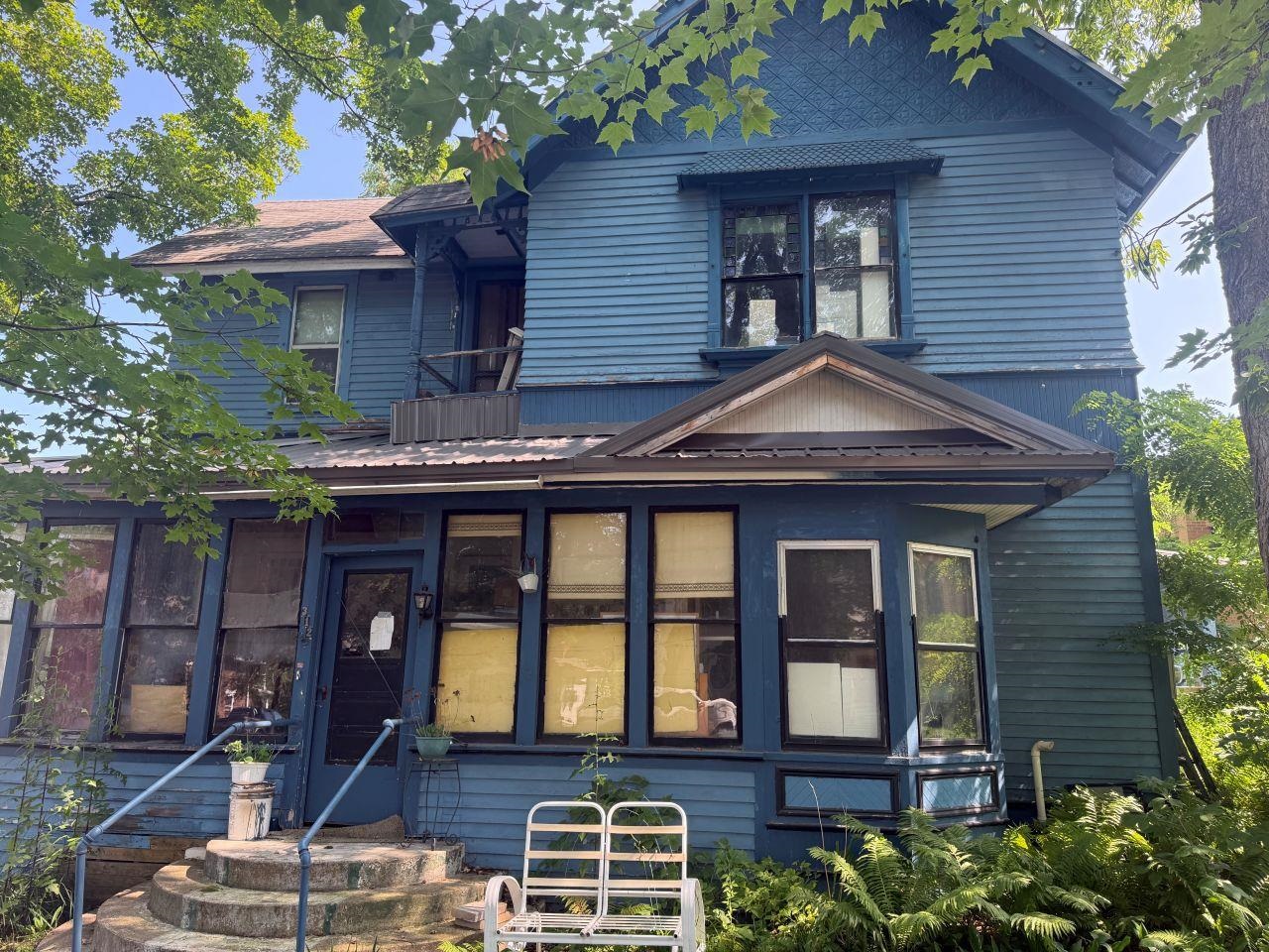 312 E Garfield Avenue Property Photo 1