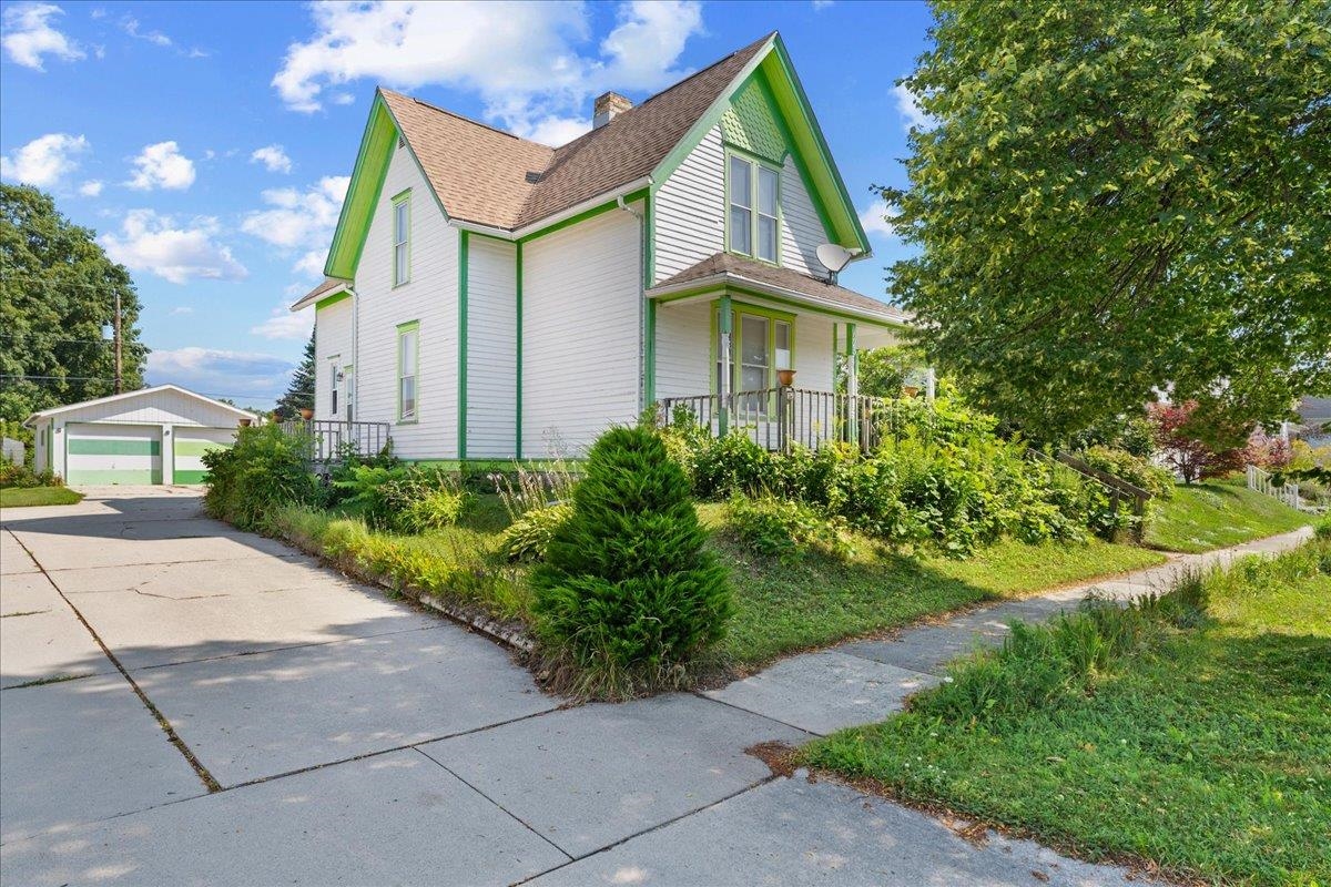 625 Center Street Property Photo 1
