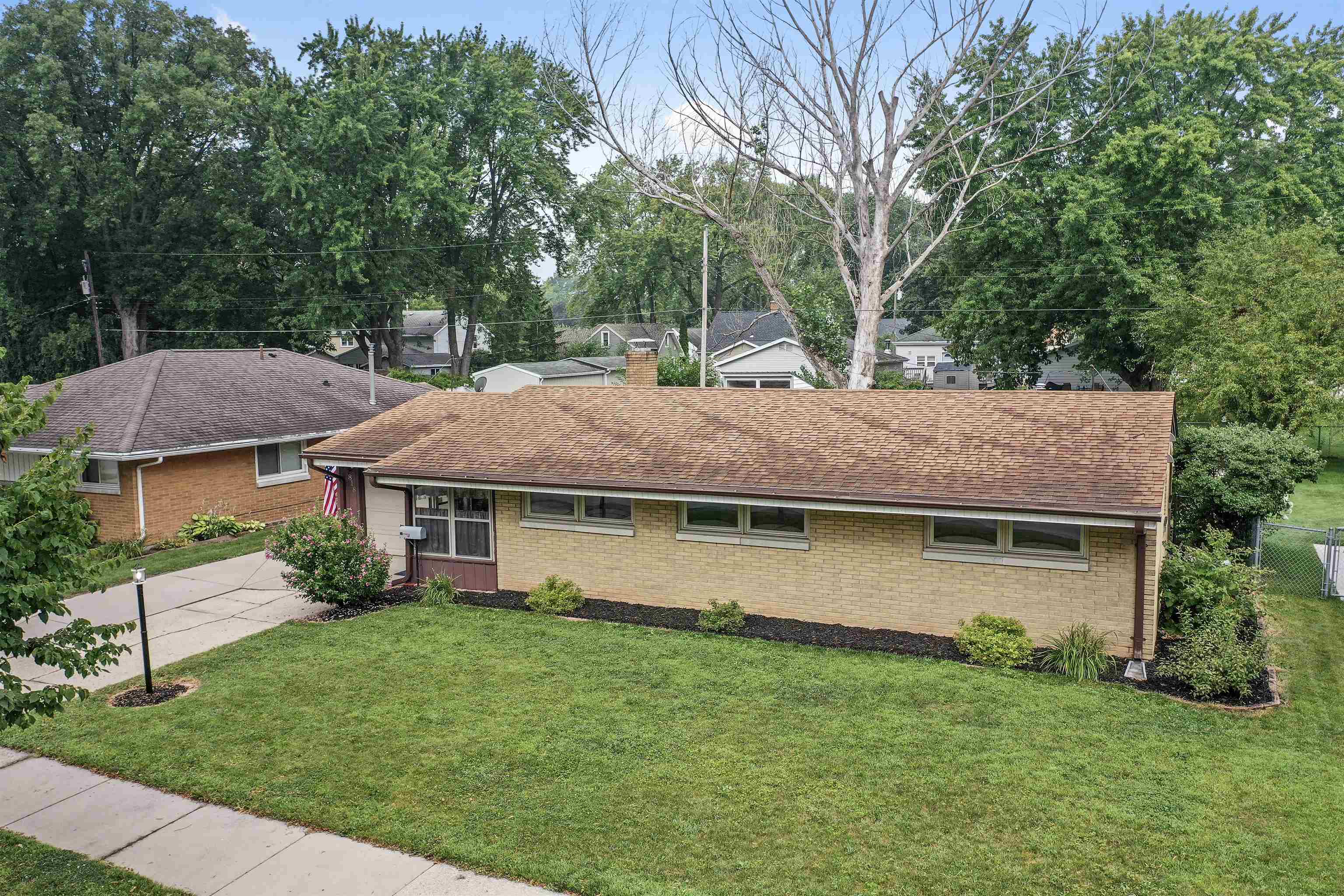 818 GROSS Avenue