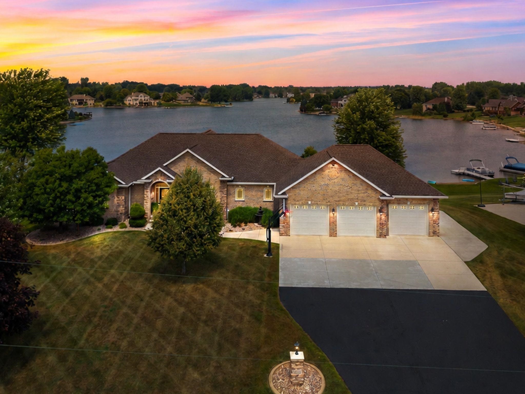 1056 Harbor Lights Road Property Photo 1