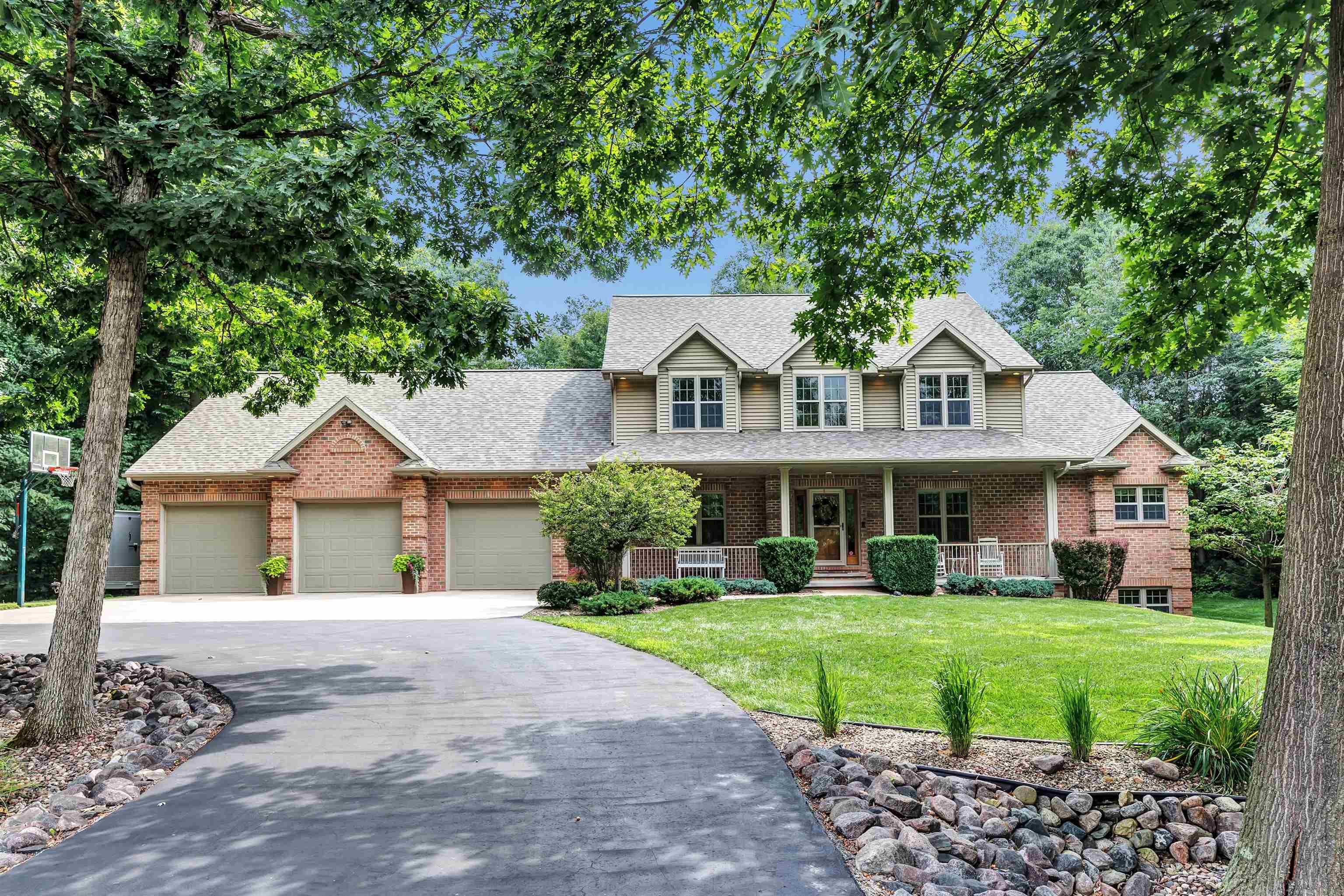 4408 FOREST RIDGE Drive Property Photo 1