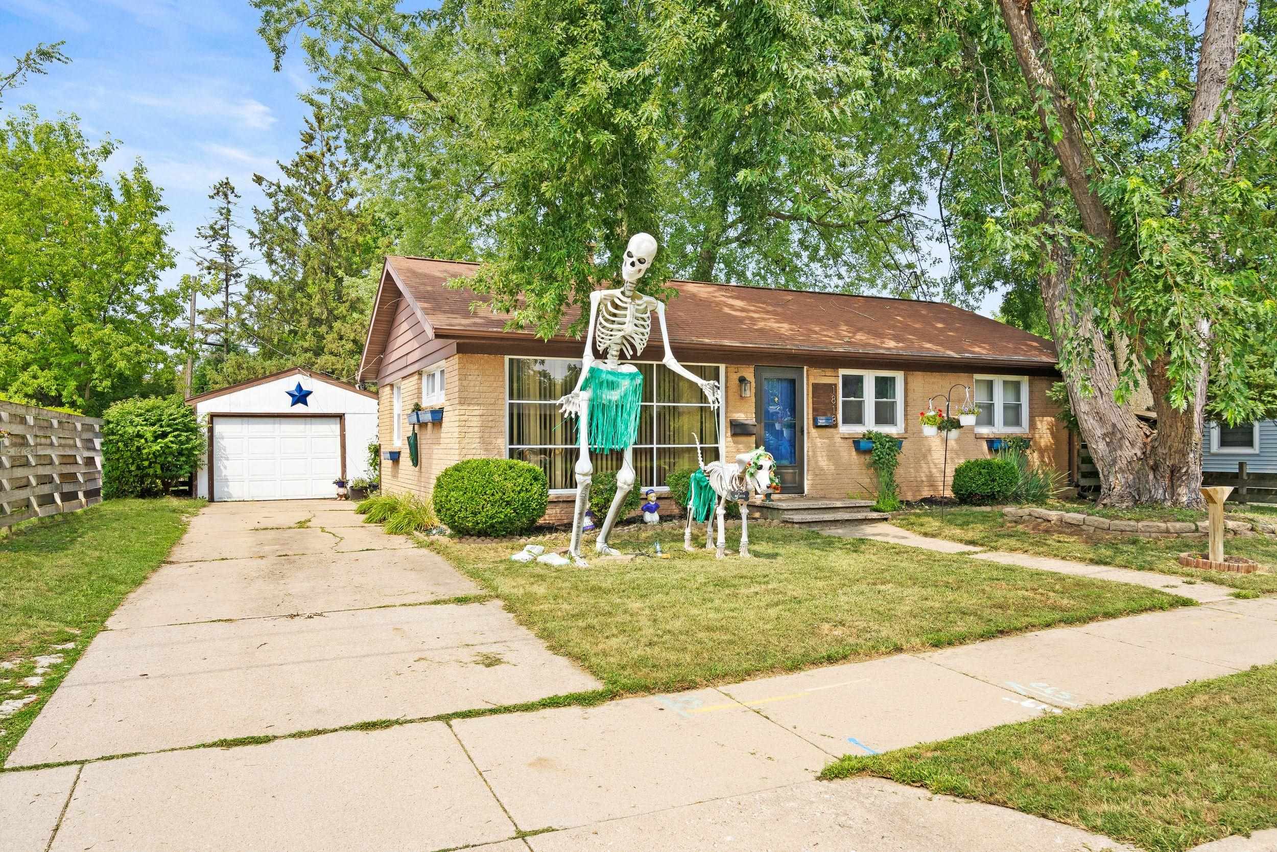 1818 E College Avenue Property Photo 1