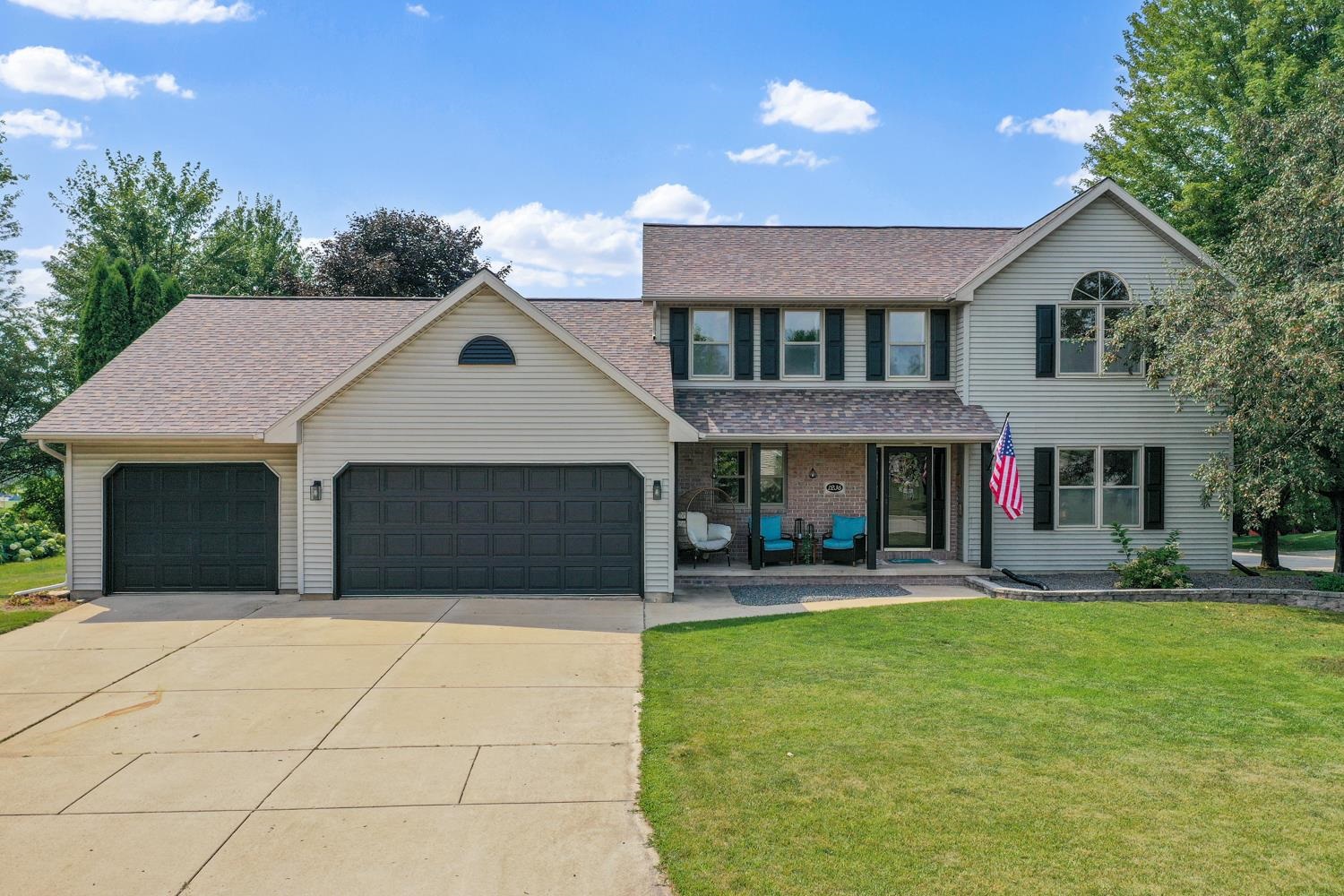 1236 BENJAMIN Court