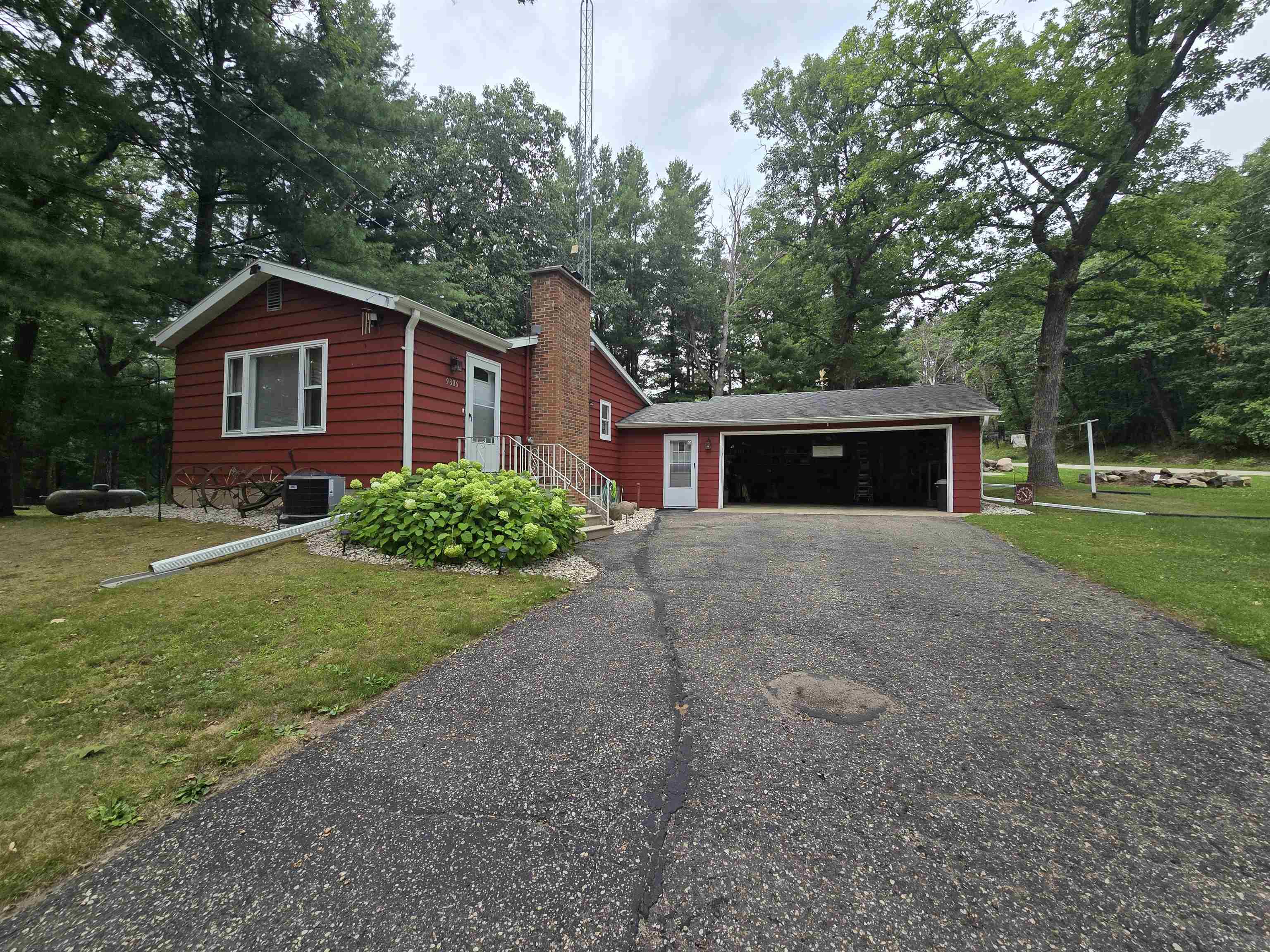 W9806 Deerfield Avenue Property Photo 1