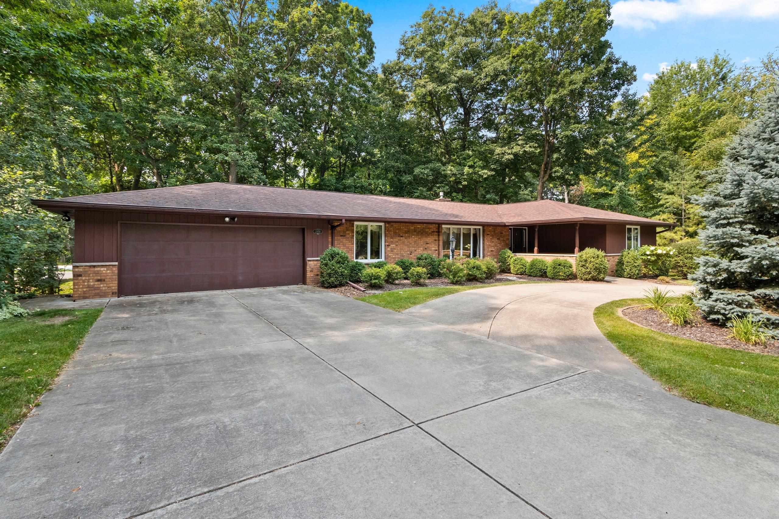 2450 Hillside Lane Property Photo 1