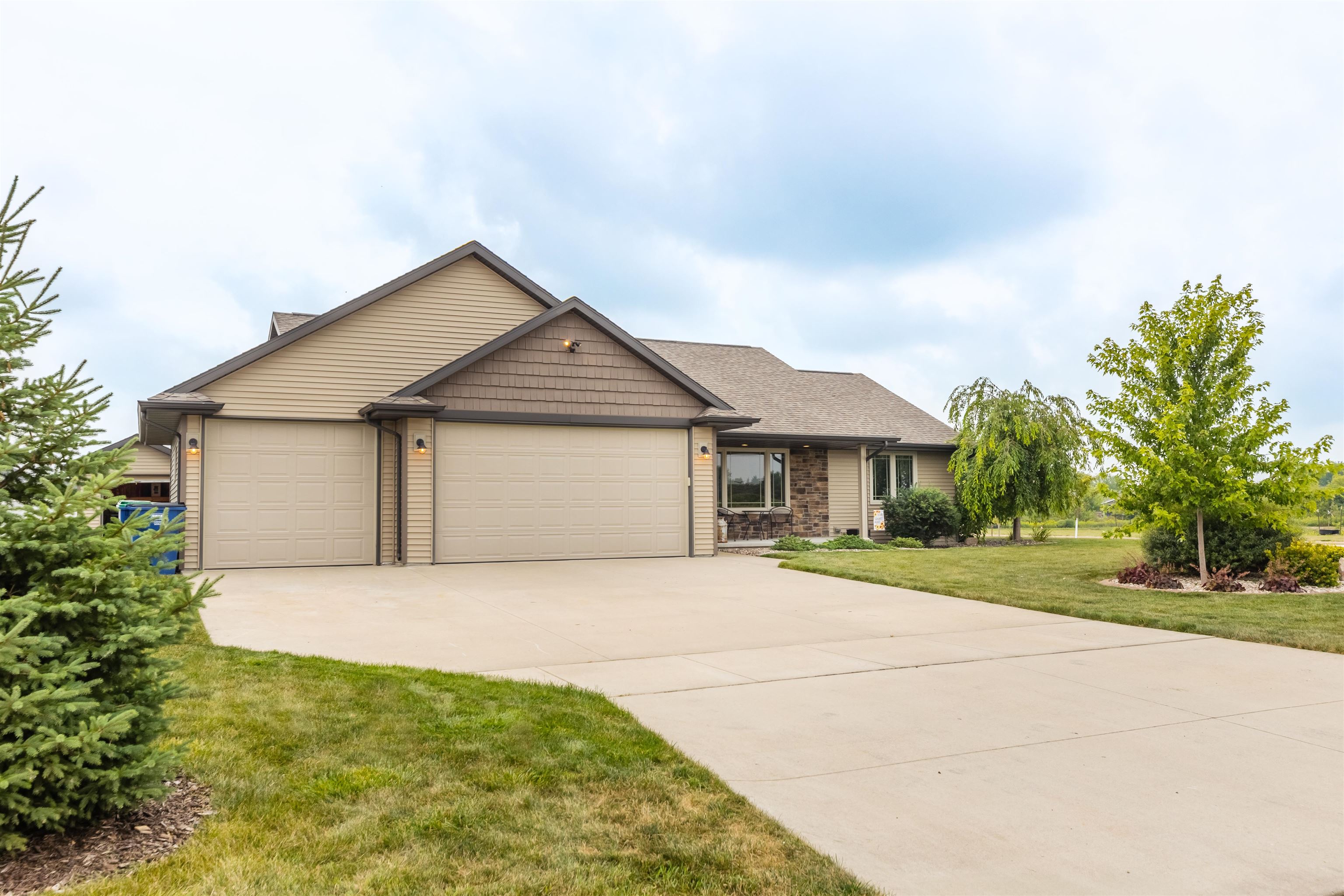 1139 PISCES Place