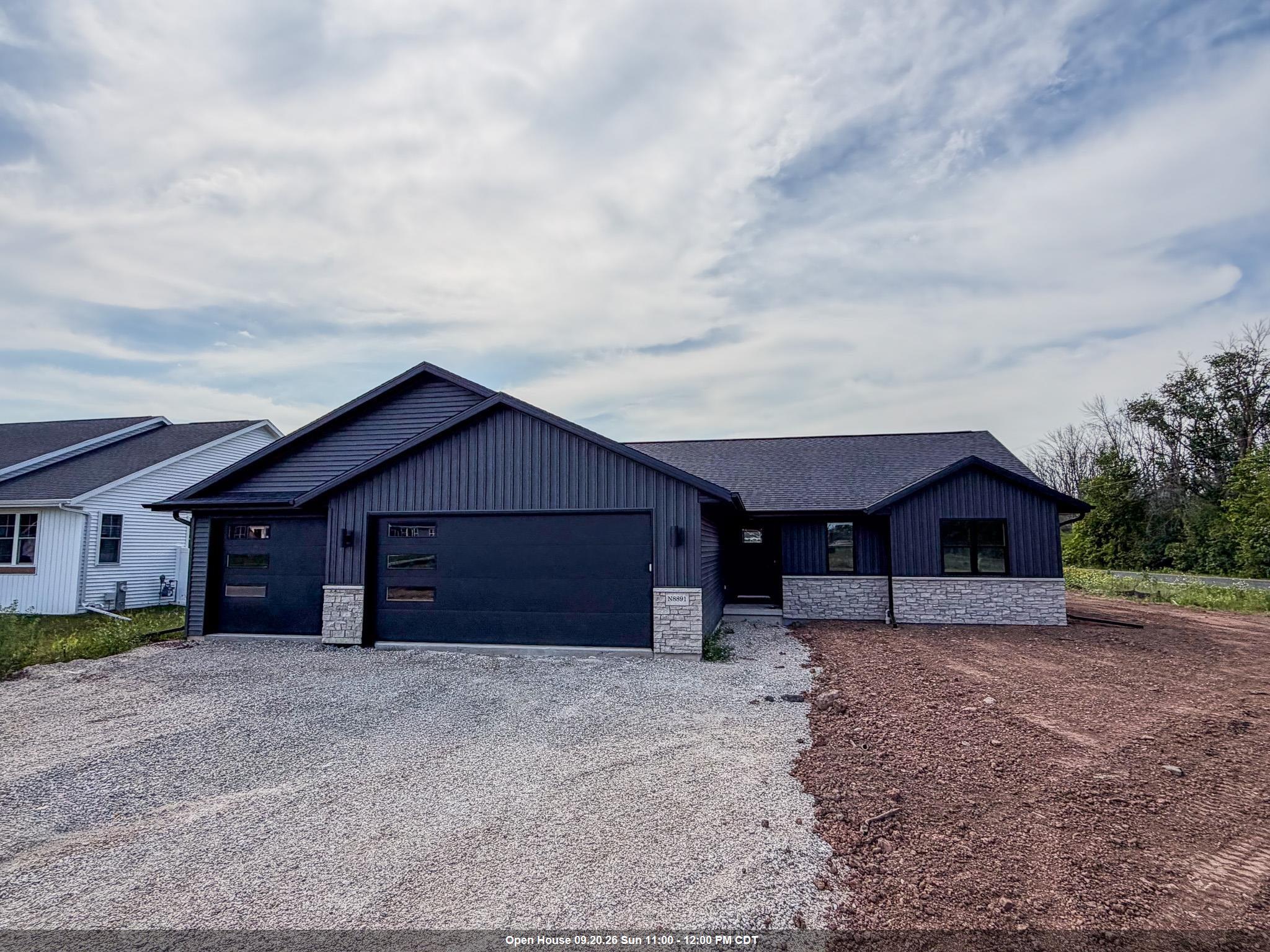 N8891 Killarney Way Property Photo 1