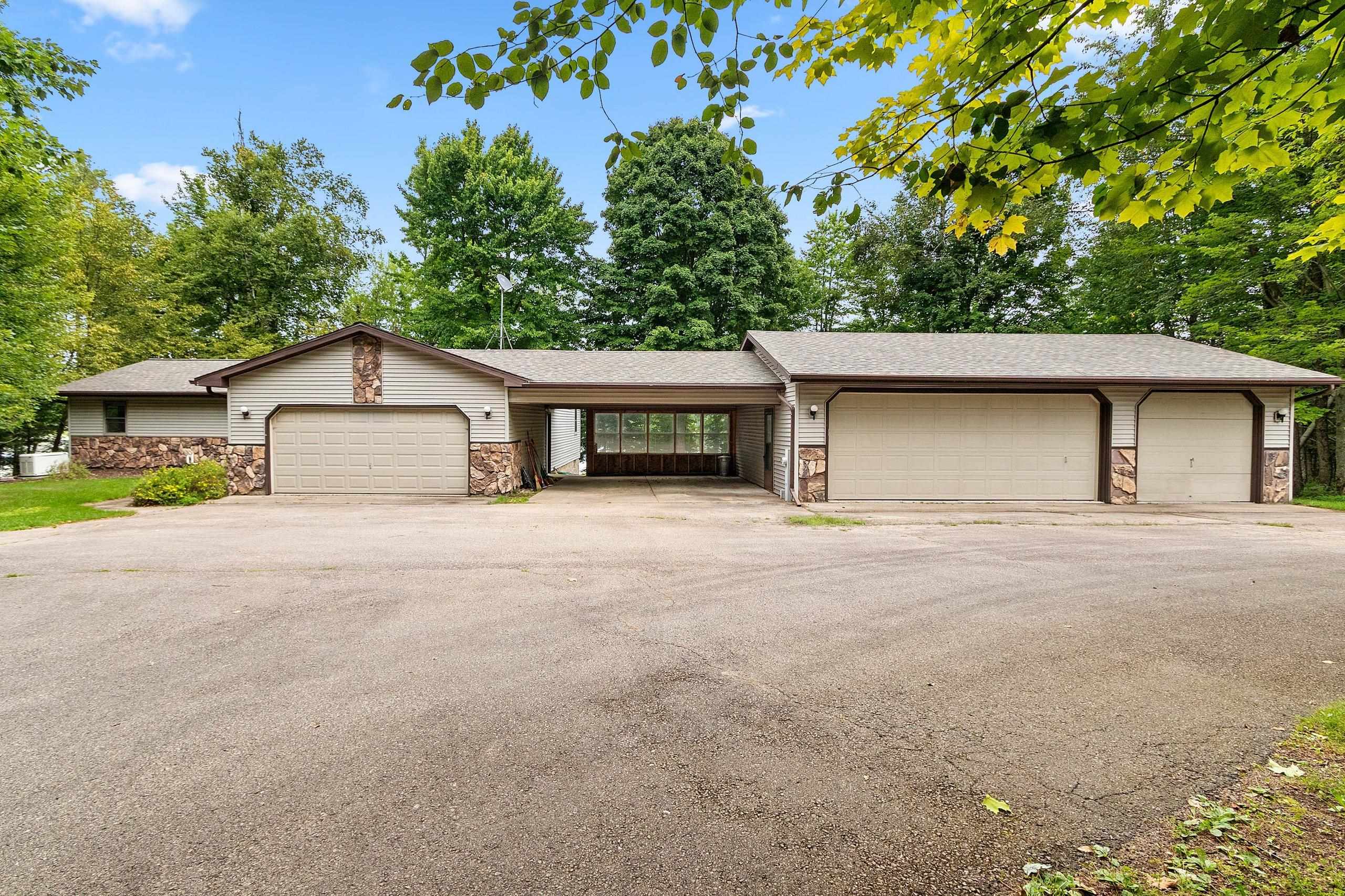 17661 Dencur Lane Property Photo 1