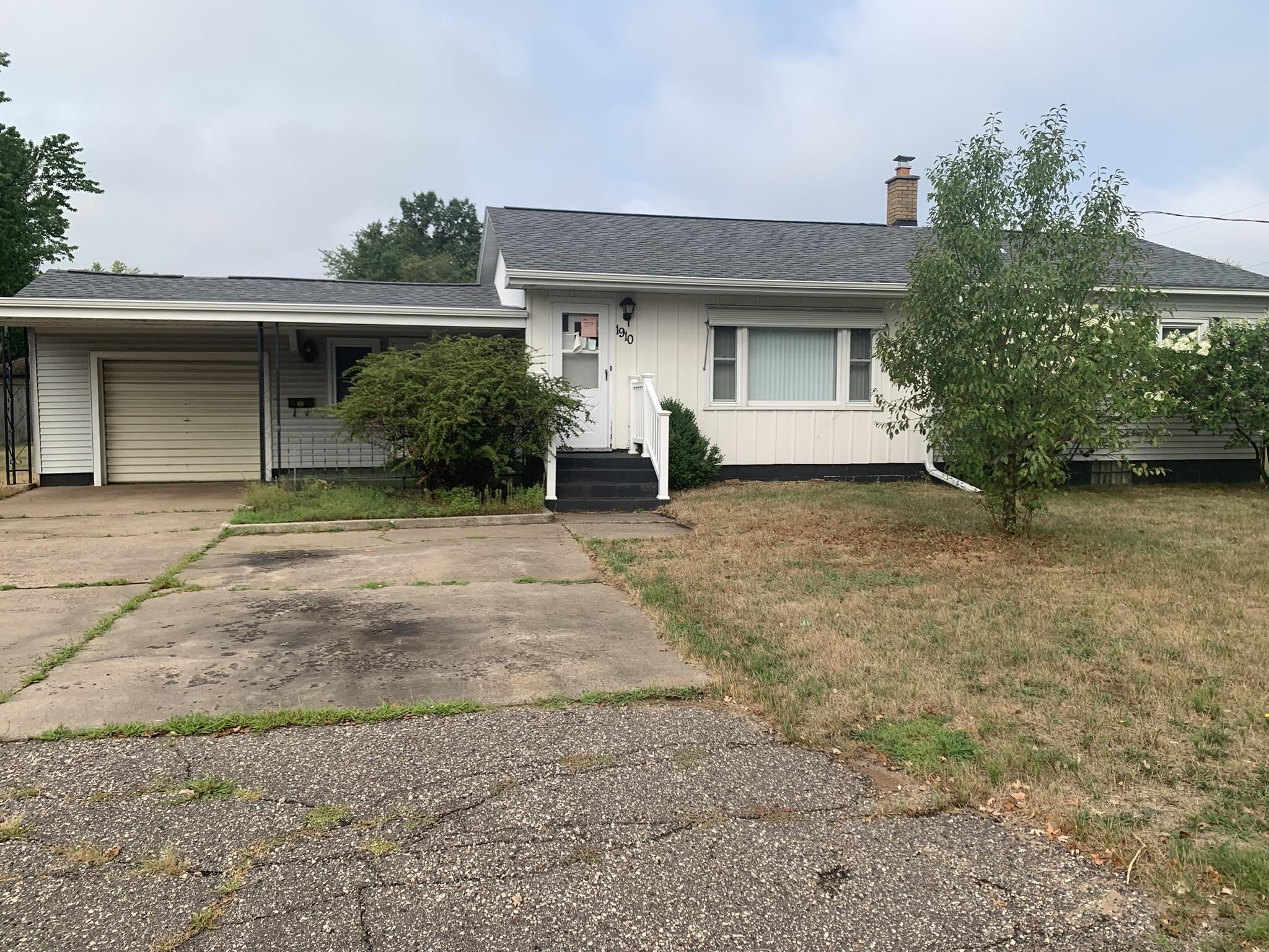 1910 Rapids Street Property Photo 1
