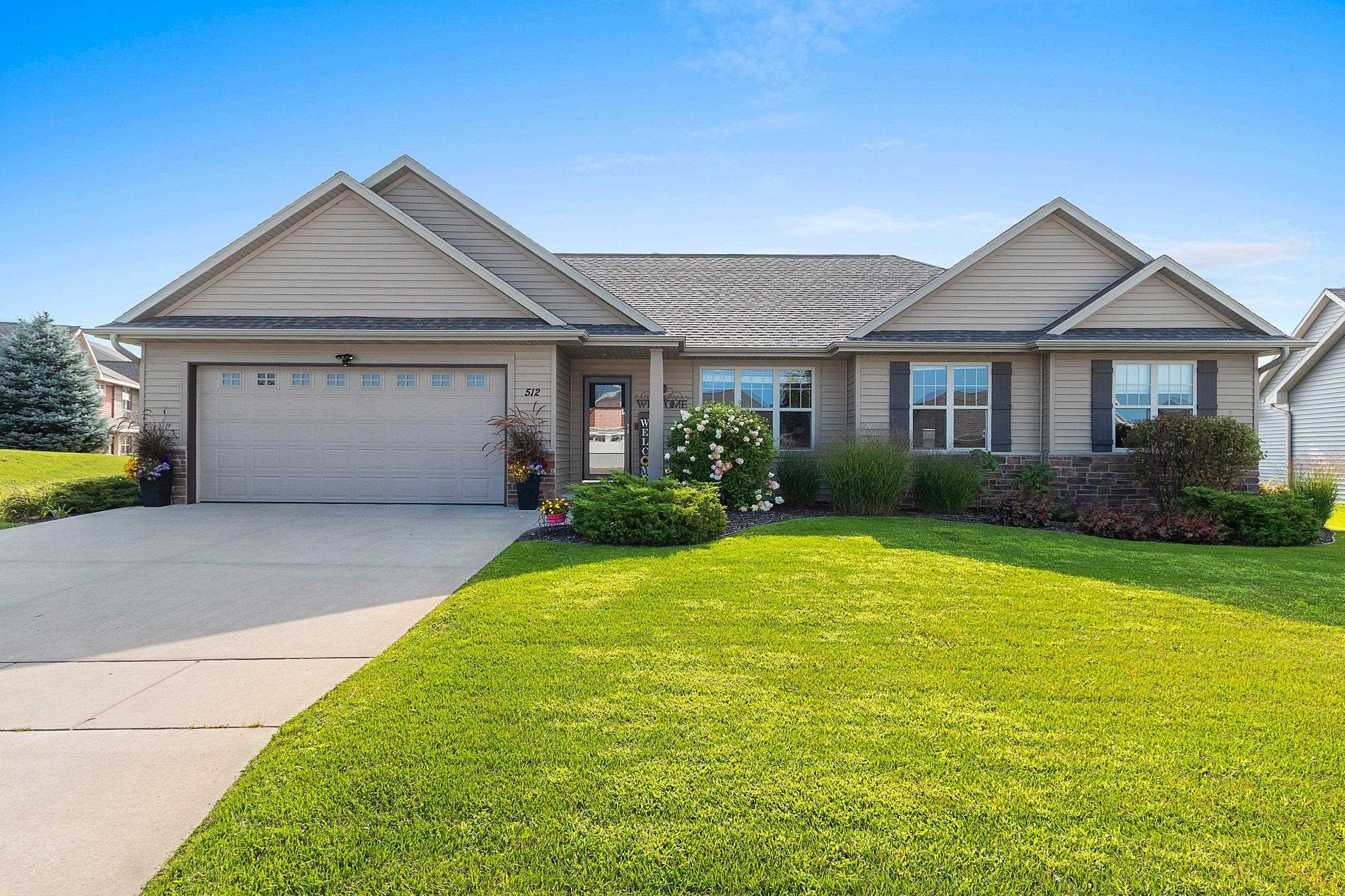 512 Pebblestone Circle Property Photo 1