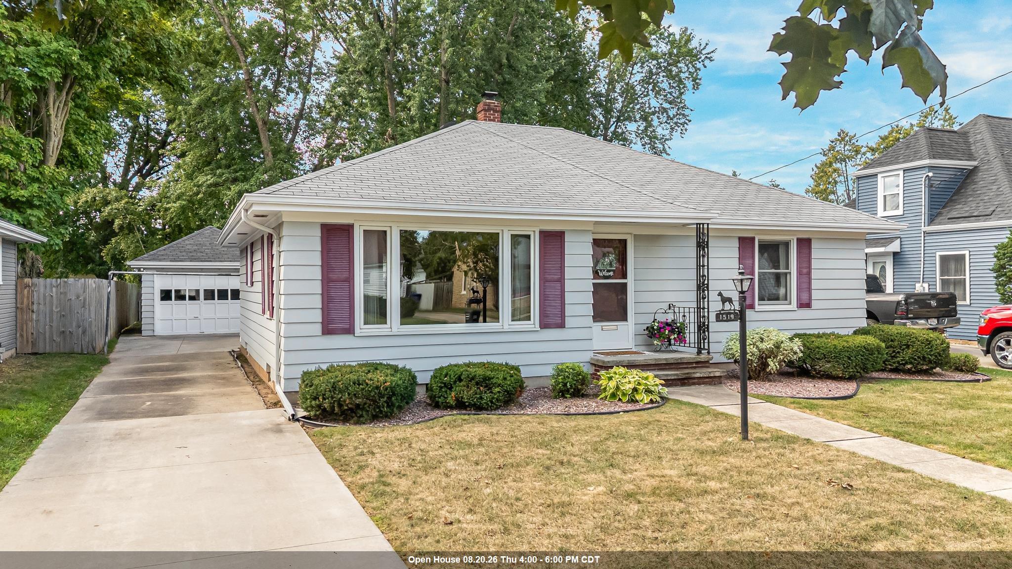1519 W Commercial Street Property Photo 1
