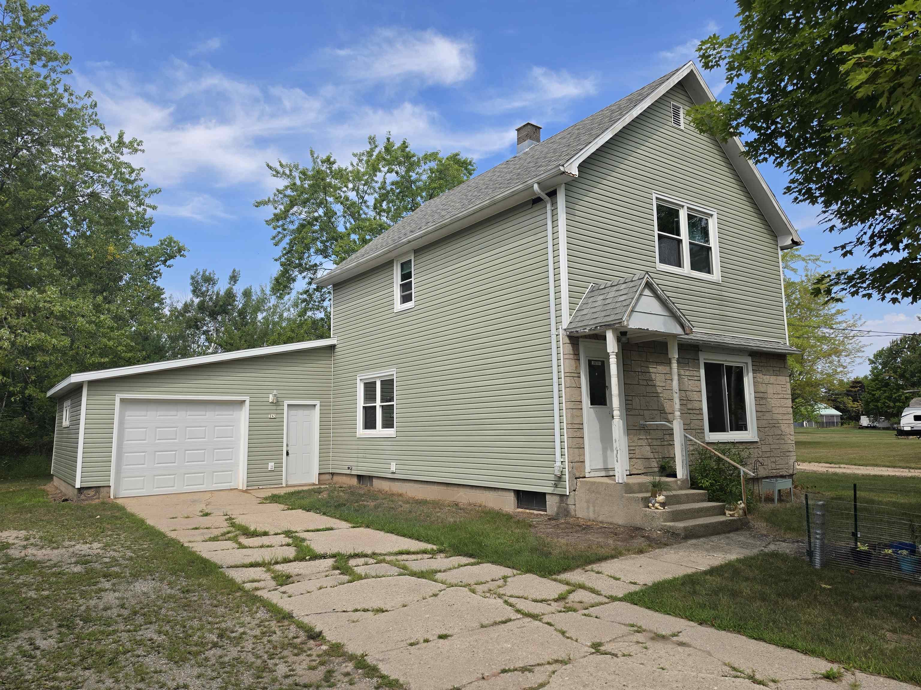 243 Park Avenue Property Photo 1