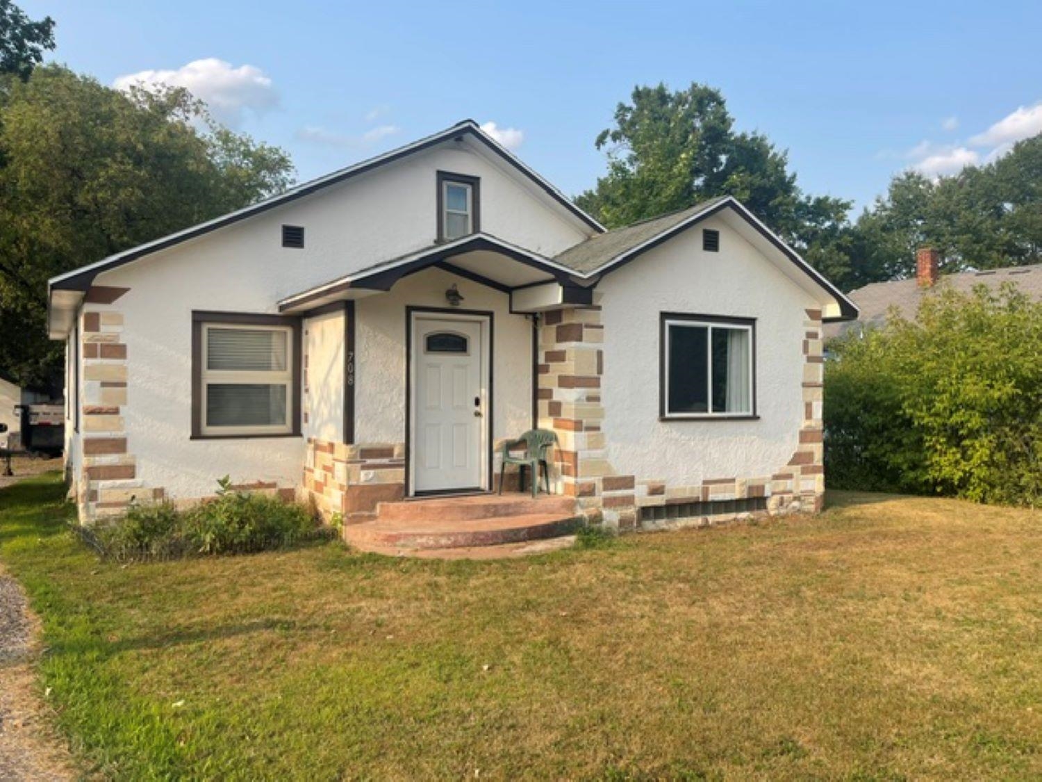 708 E BREITUNG Avenue