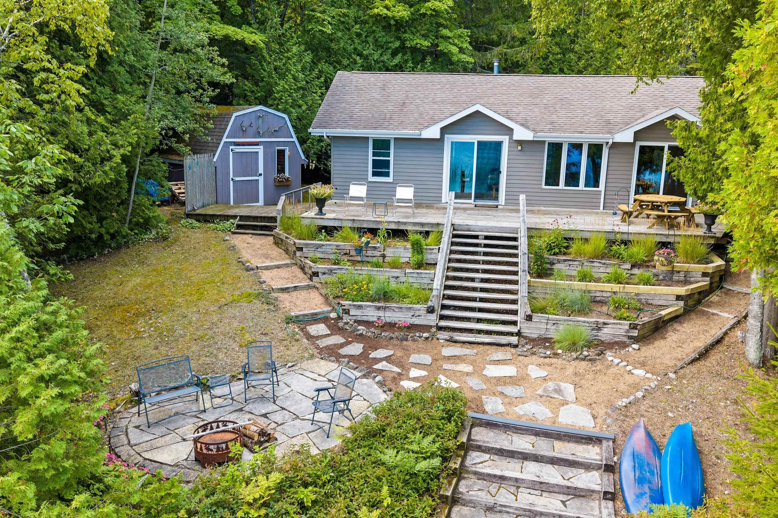 5526 Butts Road Property Photo 1