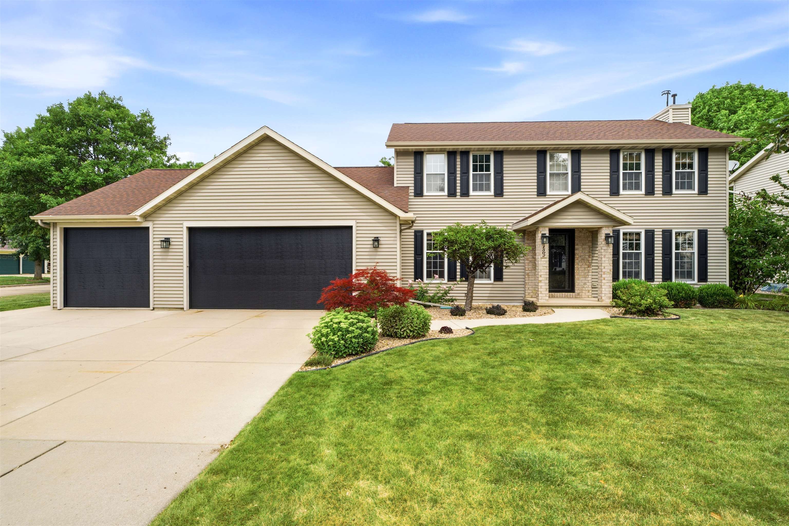 1502 E Cranberry Drive Property Photo 1