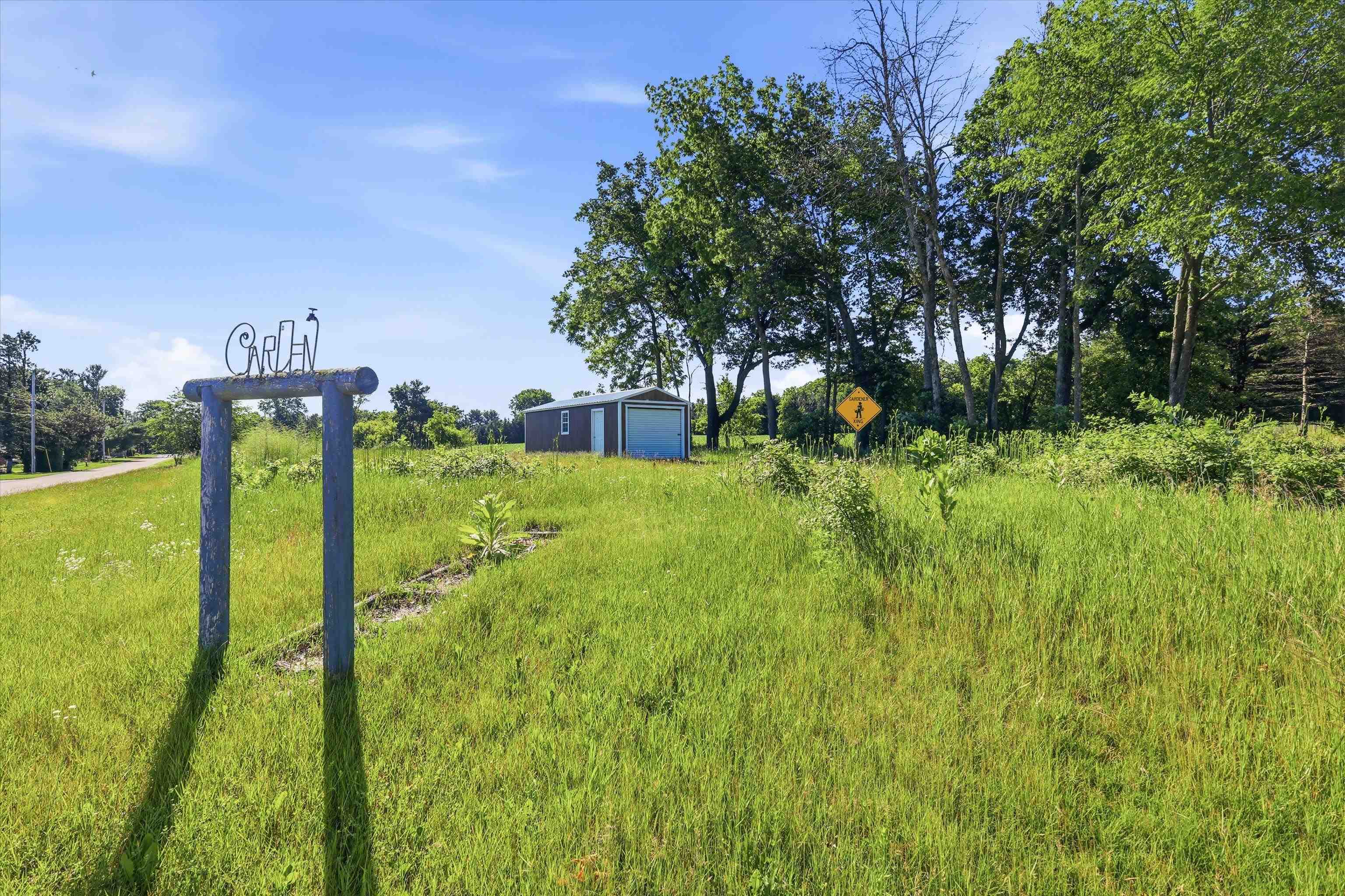 N3292 Evelyn Street Property Photo 1