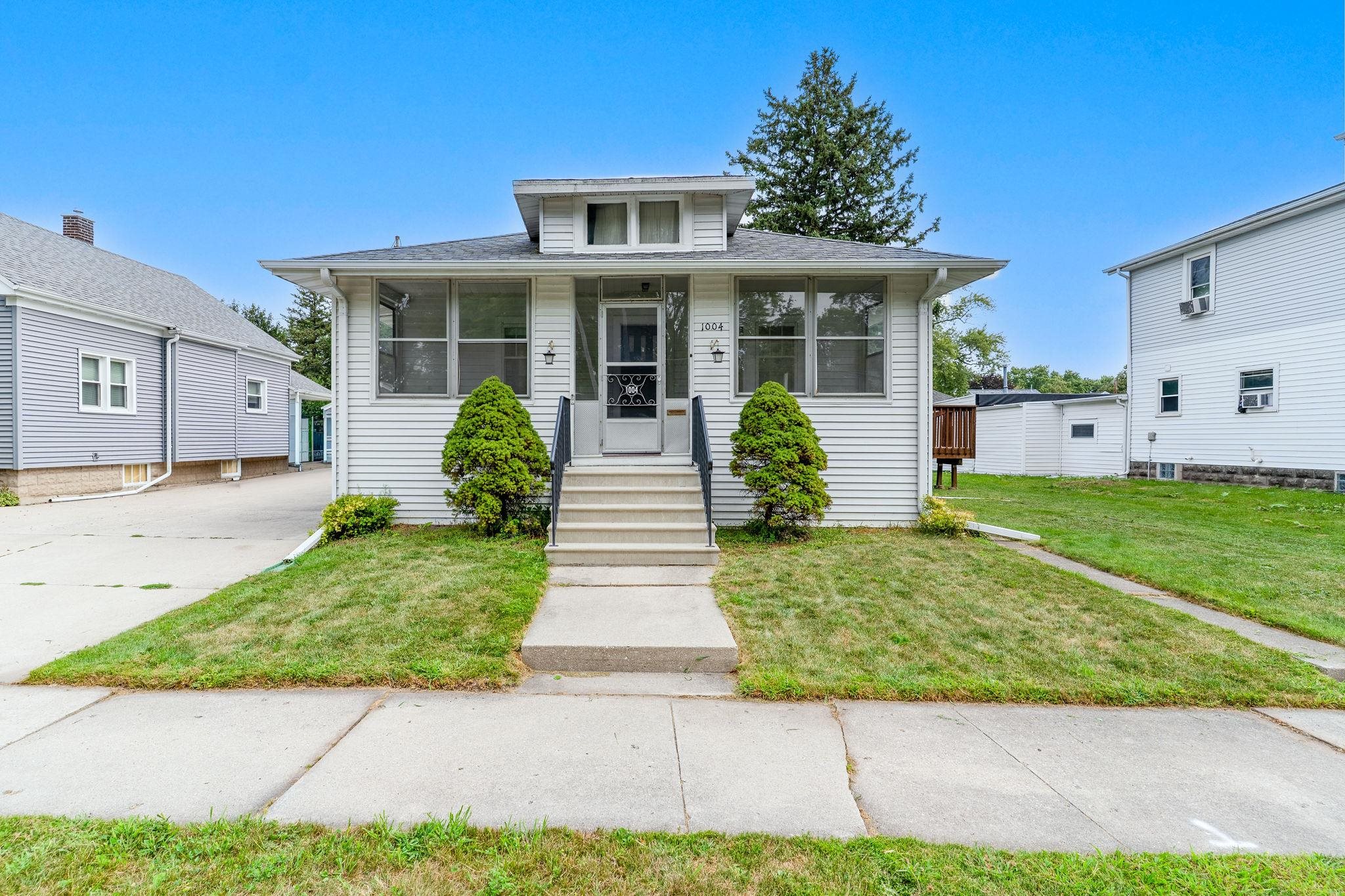 1004 Elmore Street Property Photo 1