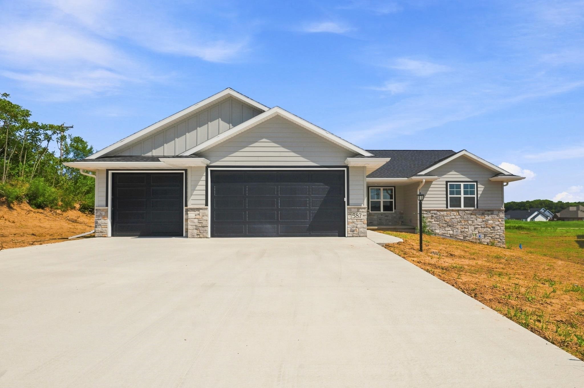 587 Emerald Isle Court Property Photo 1