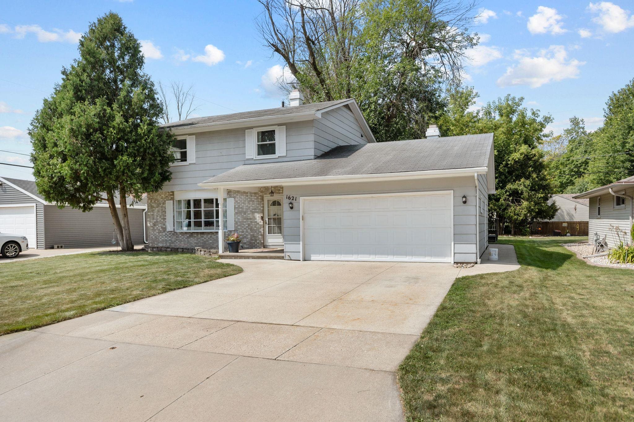 1621 N Mcdonald Street Property Photo 1
