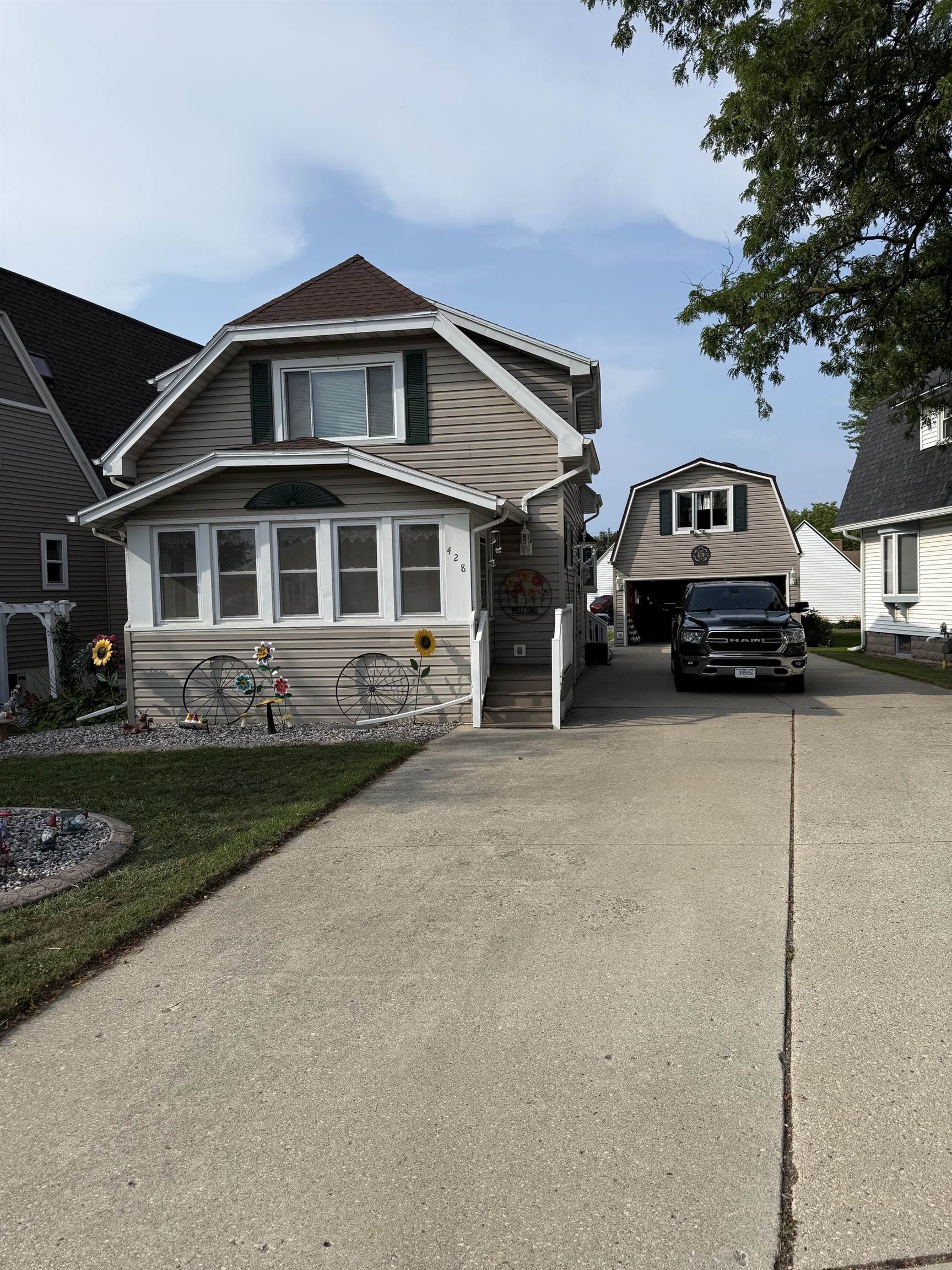 428 De Pere Road Property Photo 1
